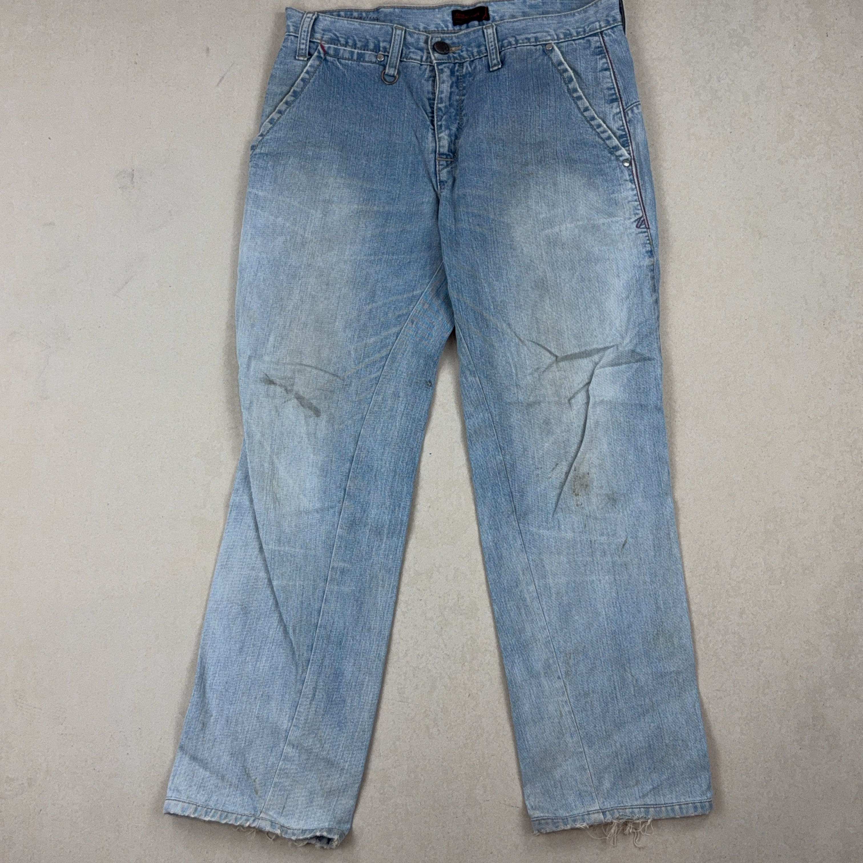 LEVI'S JEANS - SMALL
