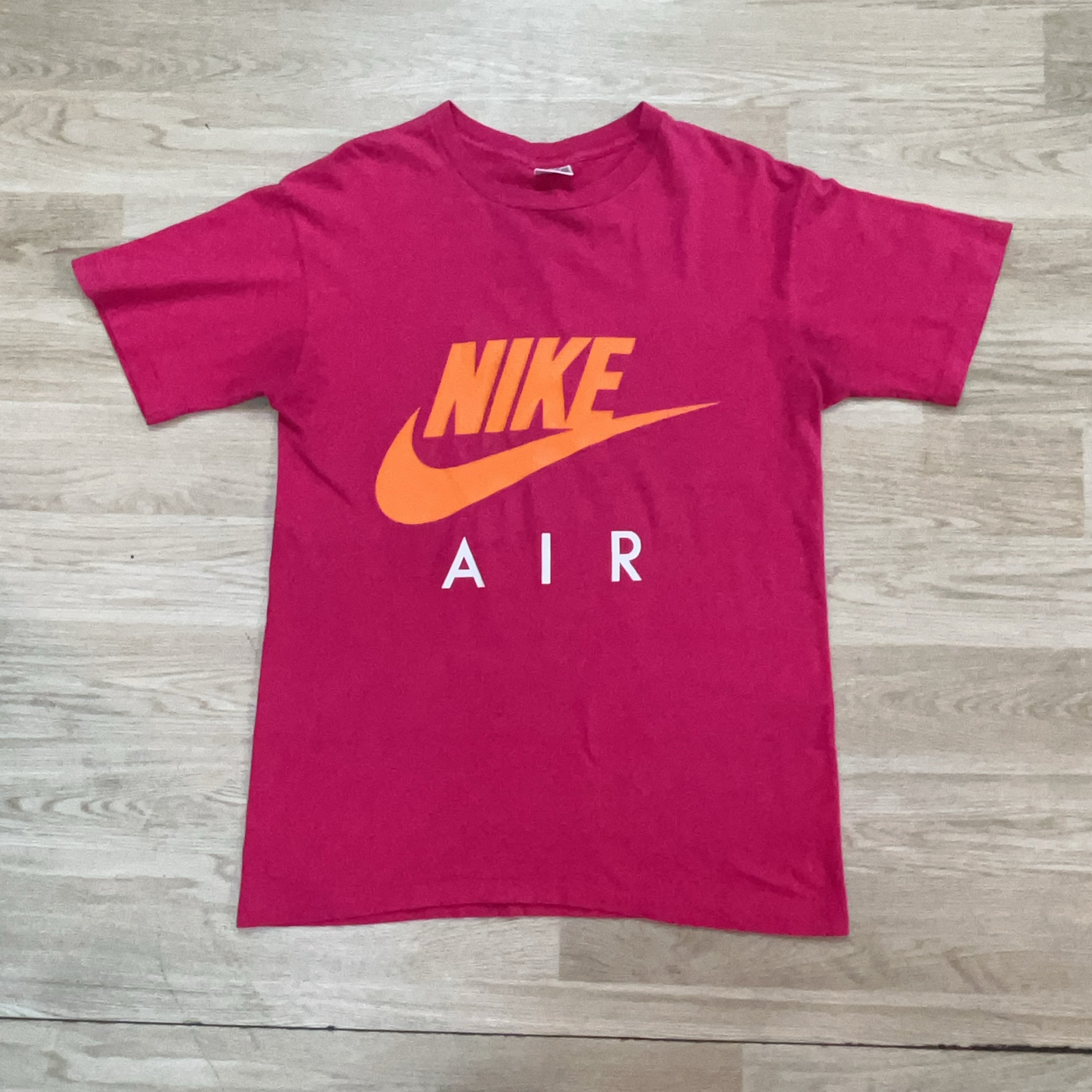 NIKE TEE - MEDIUM