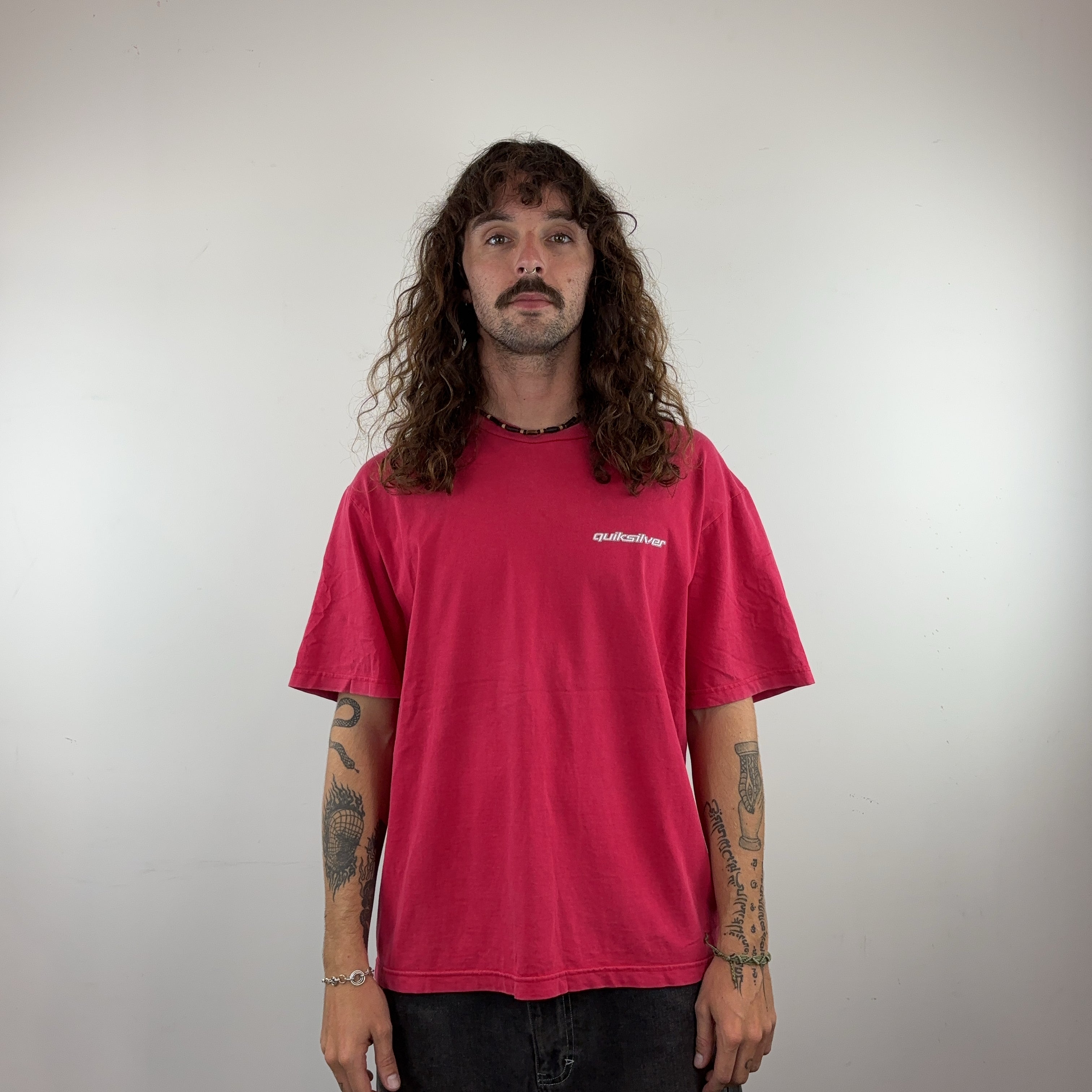 RED QUIKSILVER TEE - LARGE