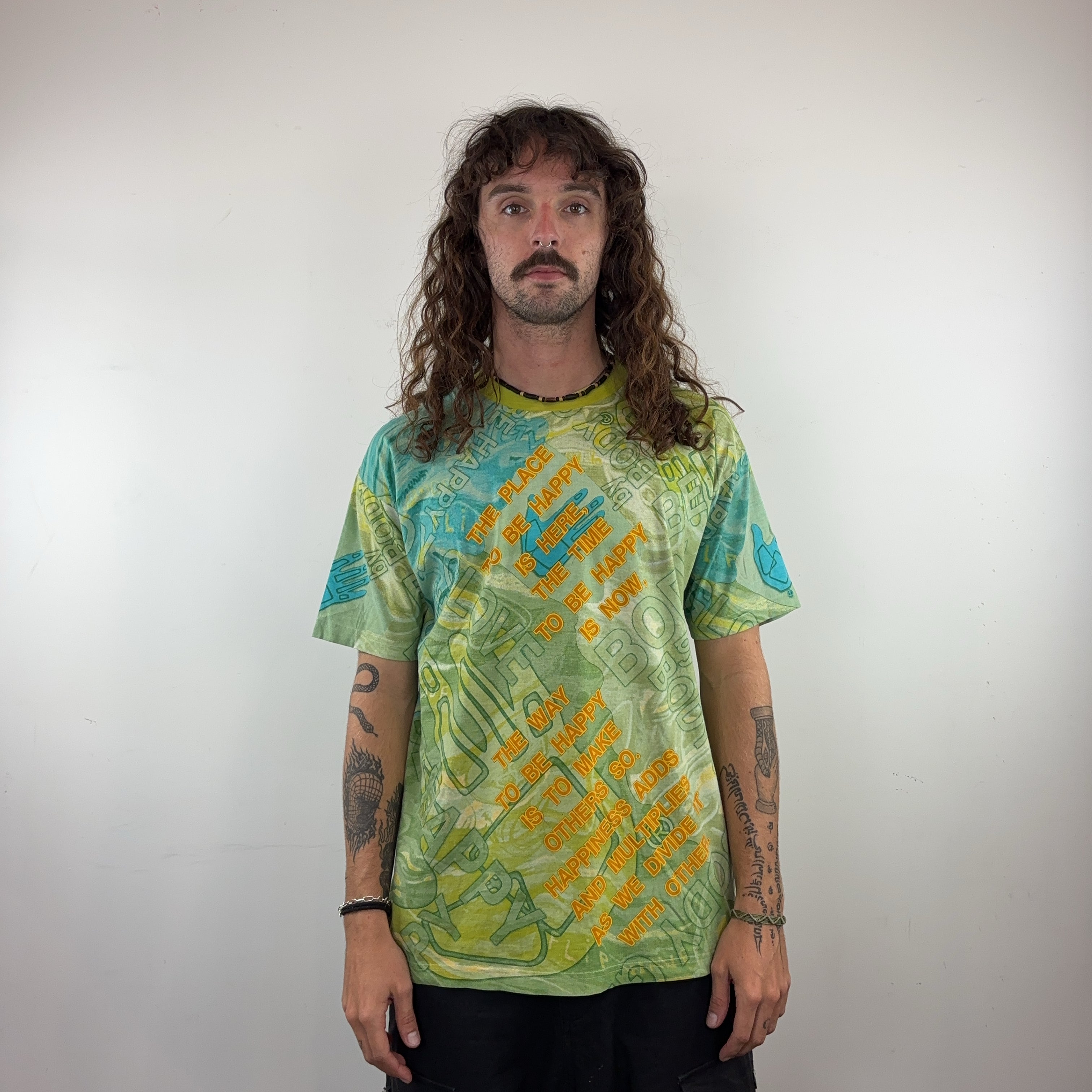 BODY GLOVE ABSTRACT TEE - MEDIUM