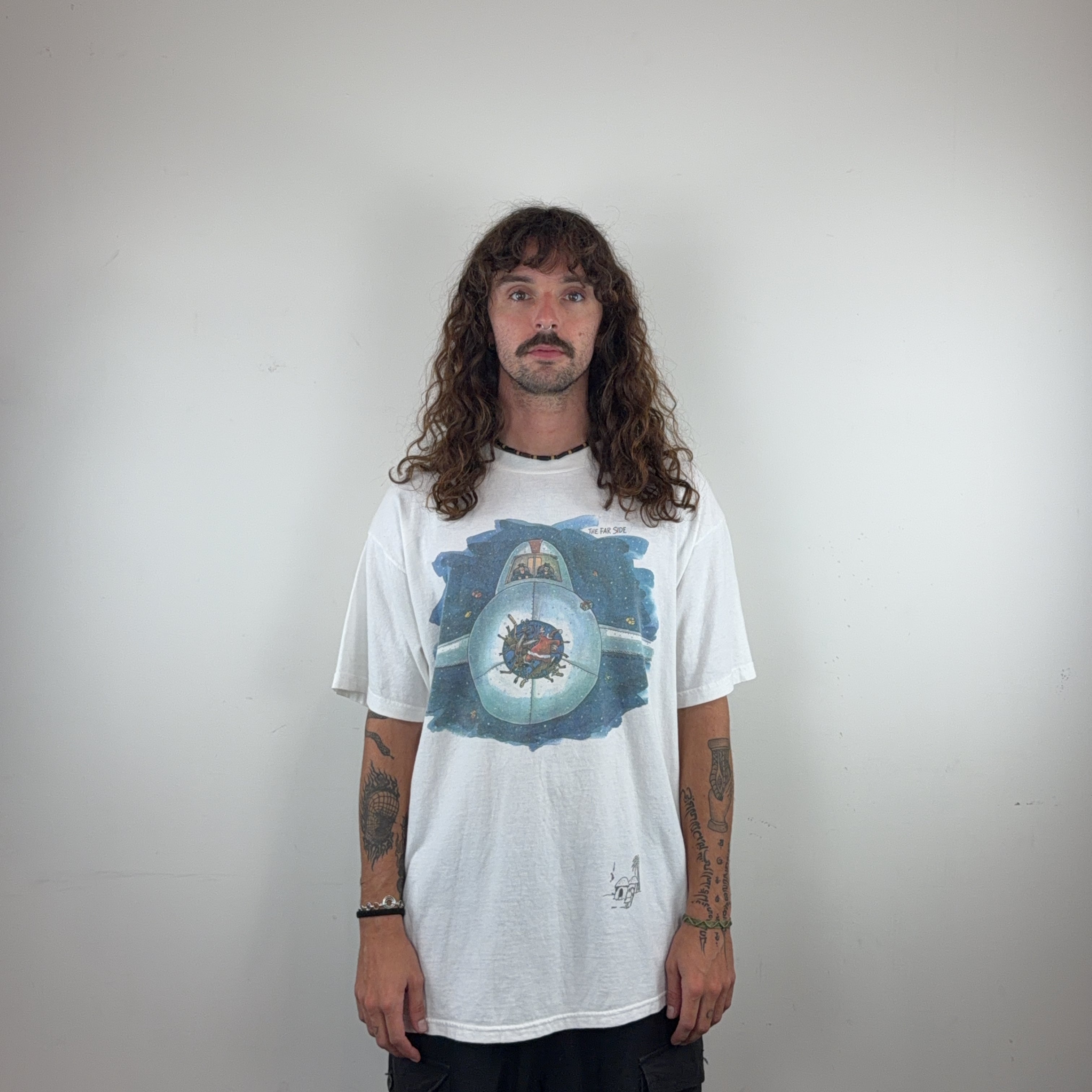 GRAPHIC WHITE TEE - X LARGE