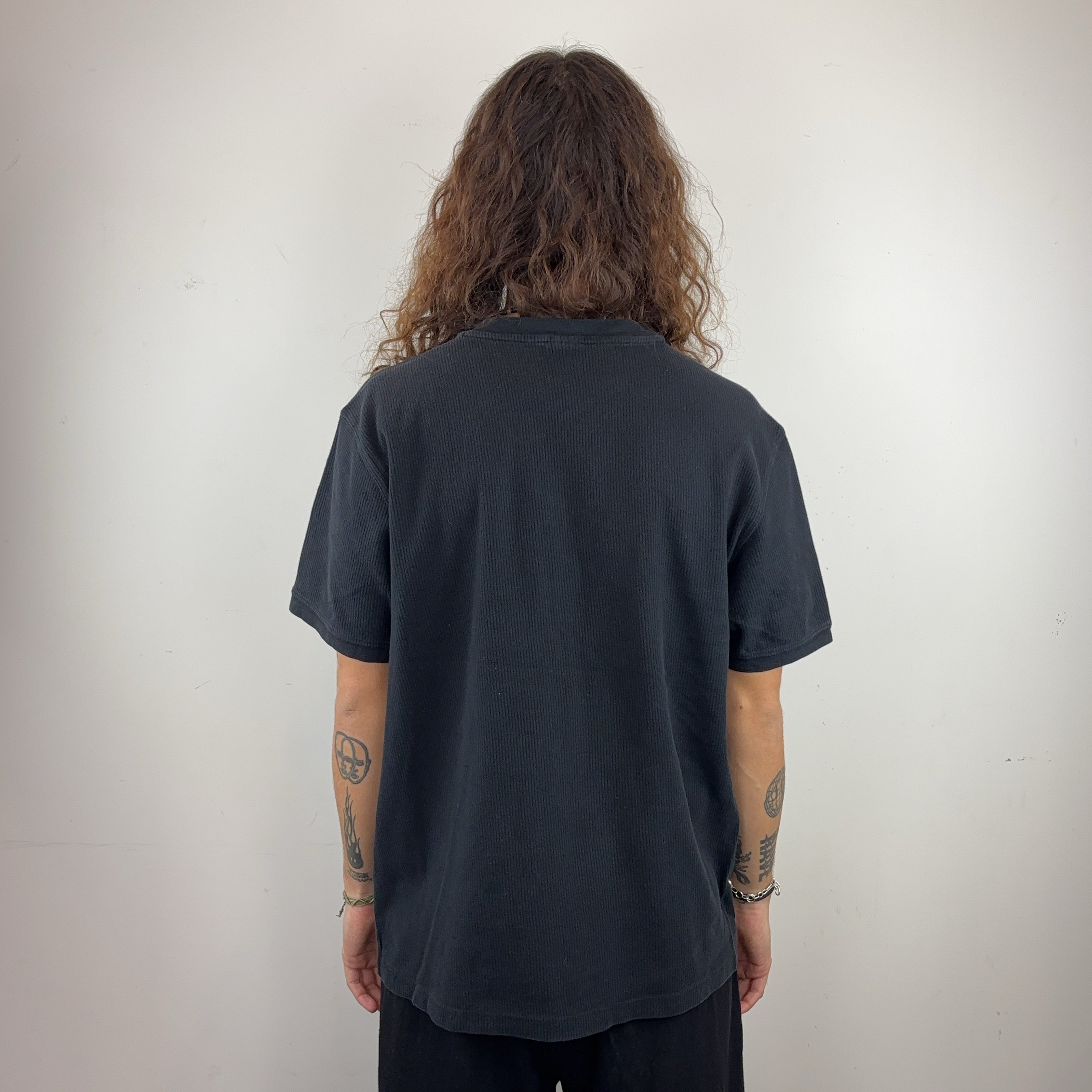 BLACK V-NECK TEE - MEDIUM