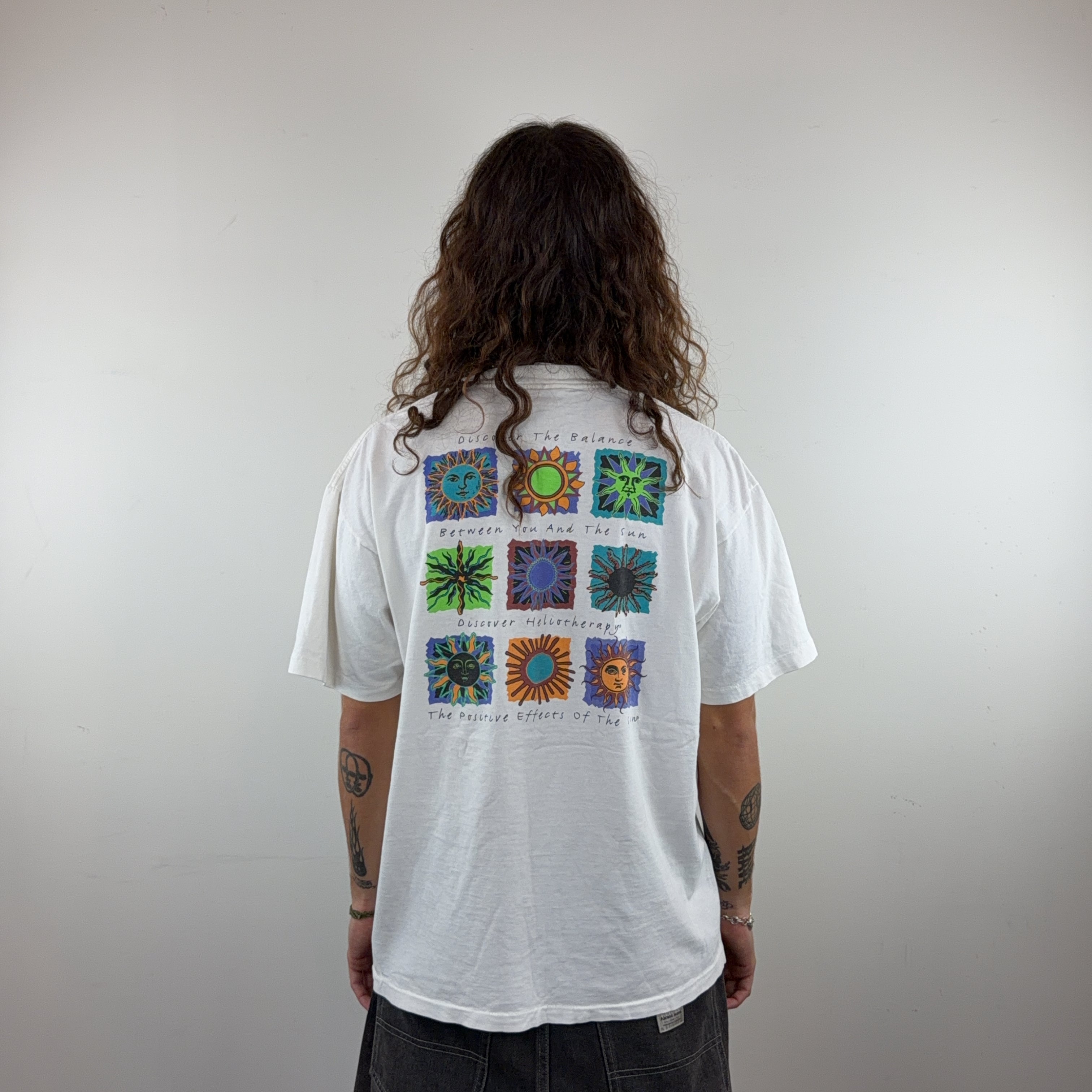 GRAPHIC WHITE TEE - LARGE