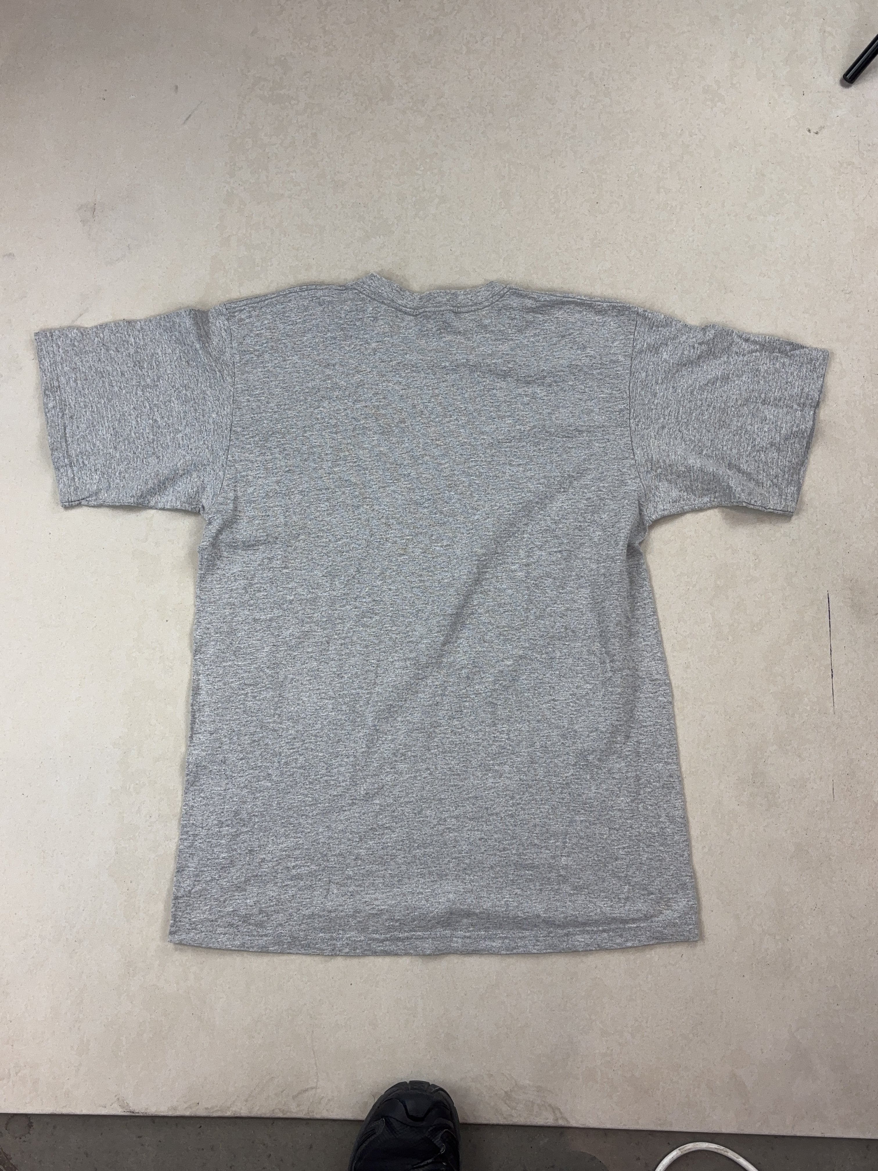 NIKE GREY TEE - MEDIUM