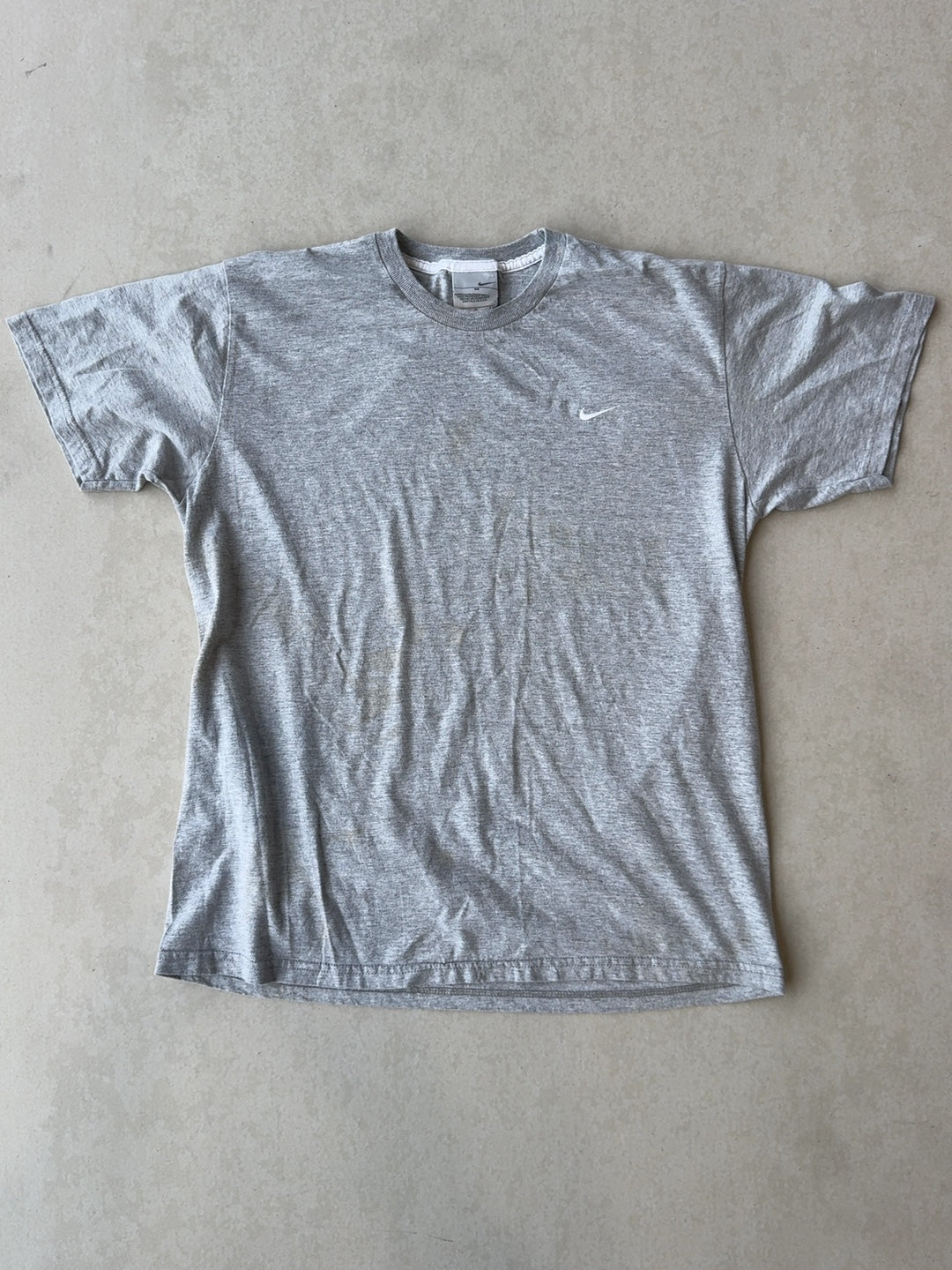 NIKE TEE - MEDIUM
