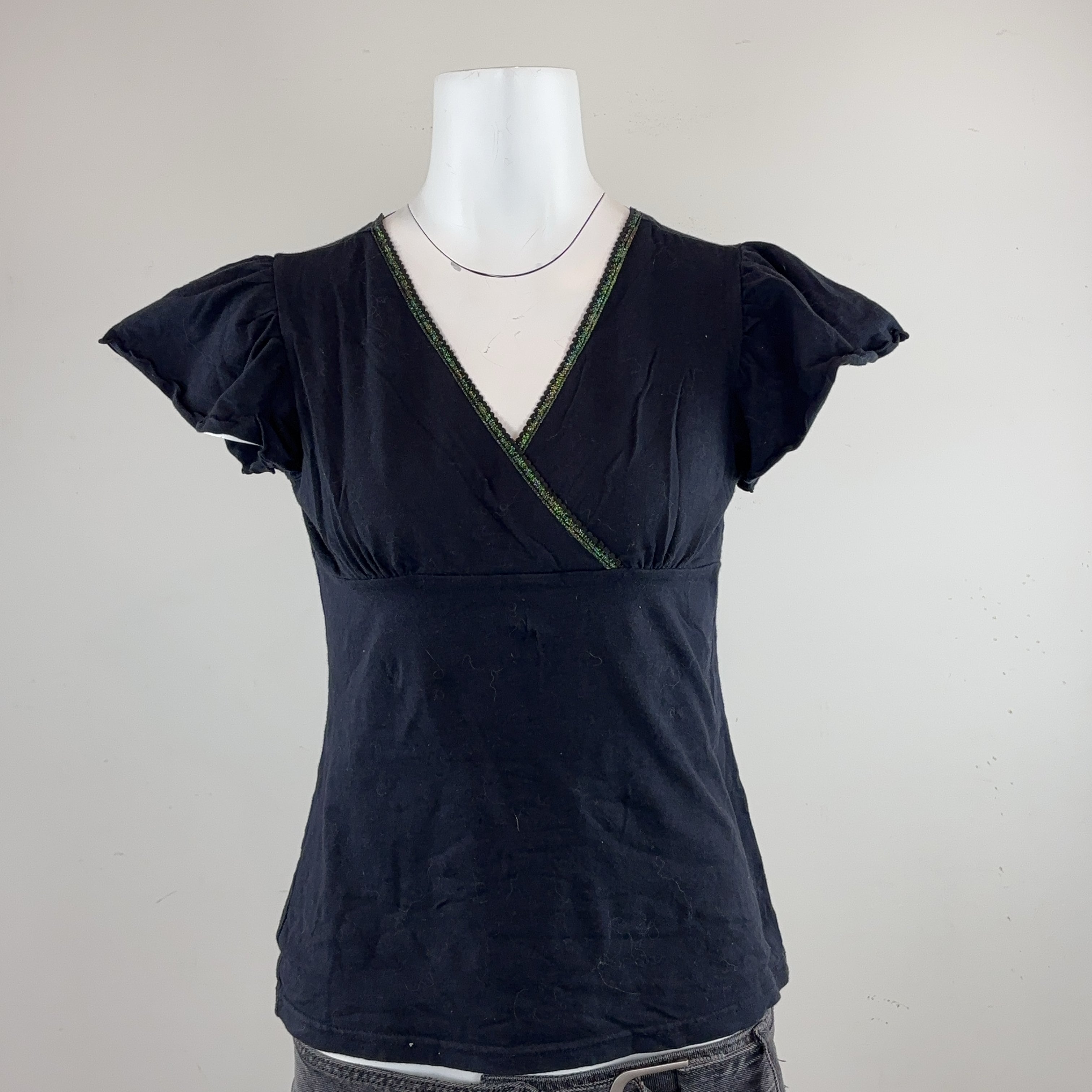 BLACK VINTAGE TOP - SMALL