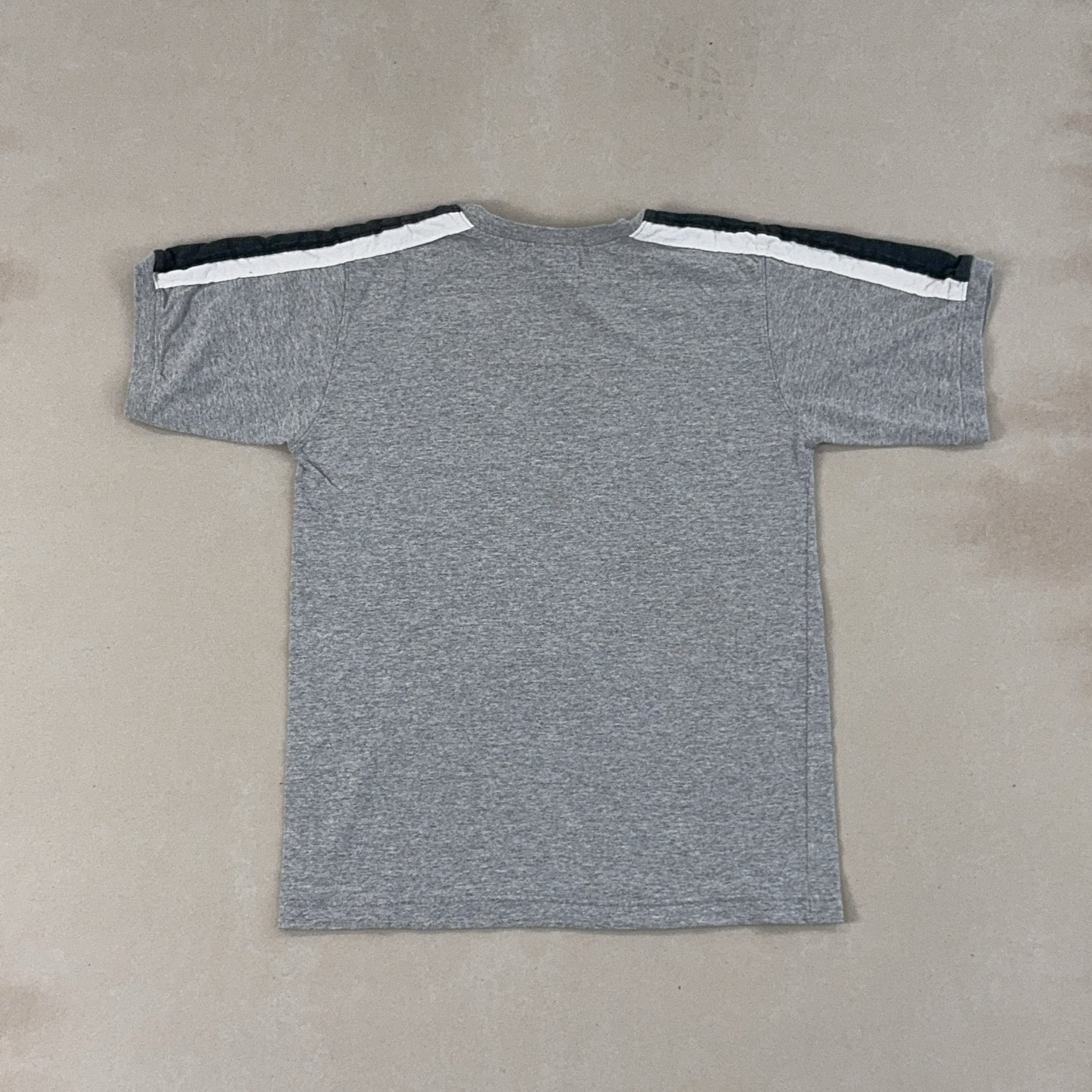 NIKE GREY TEE - SMALL