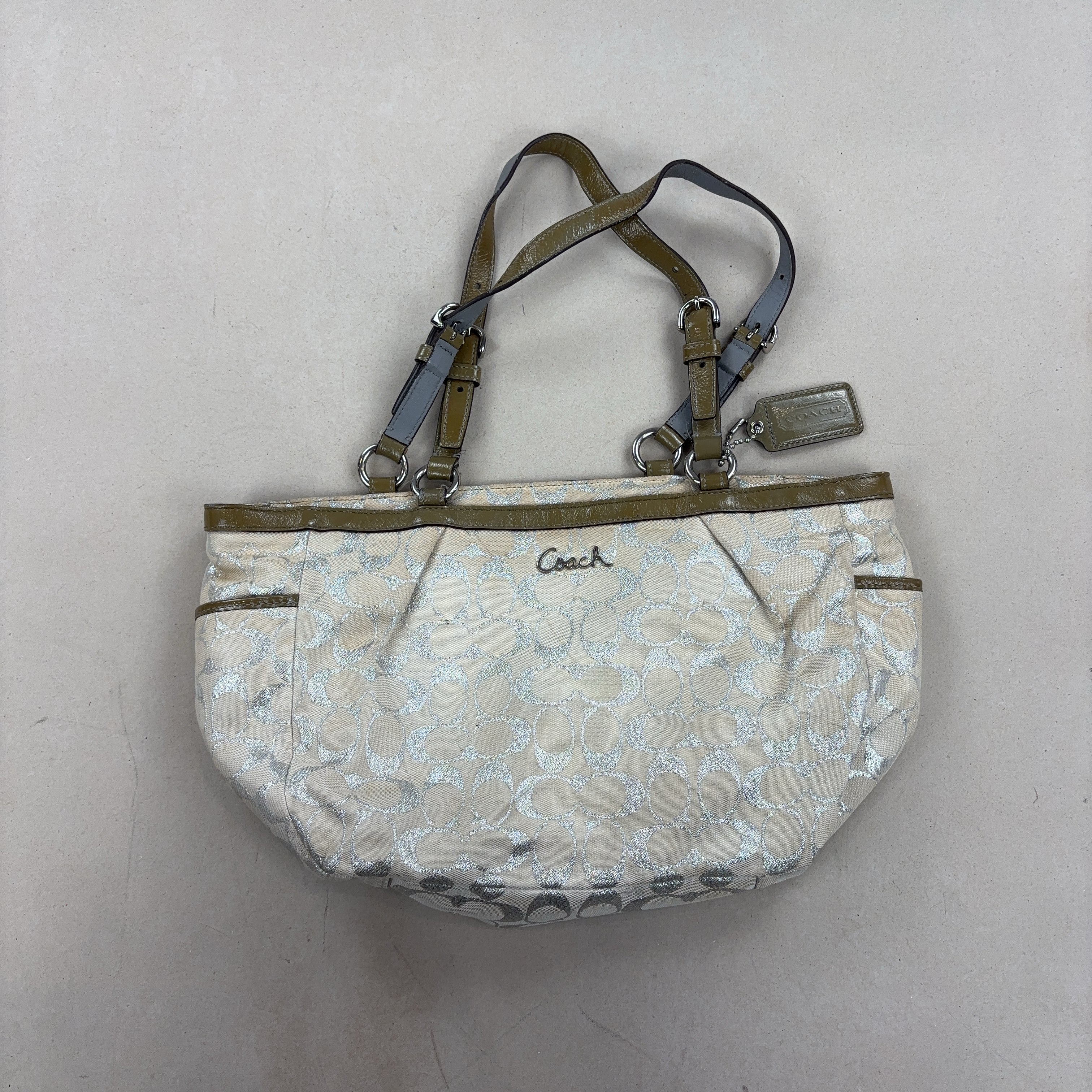 COACH HANDBAG - MEDIUM