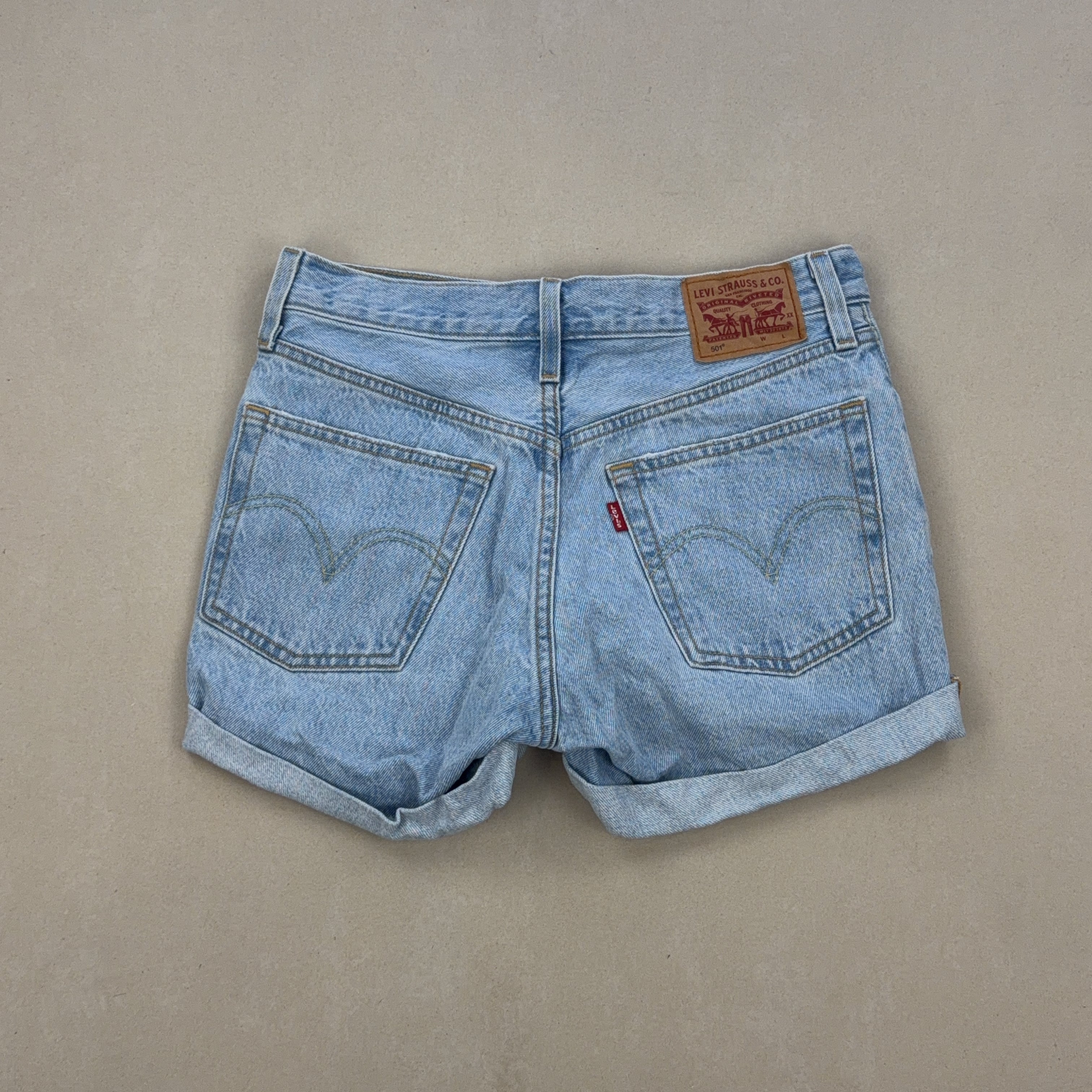 LEVI'S SHORTS - X SMALL