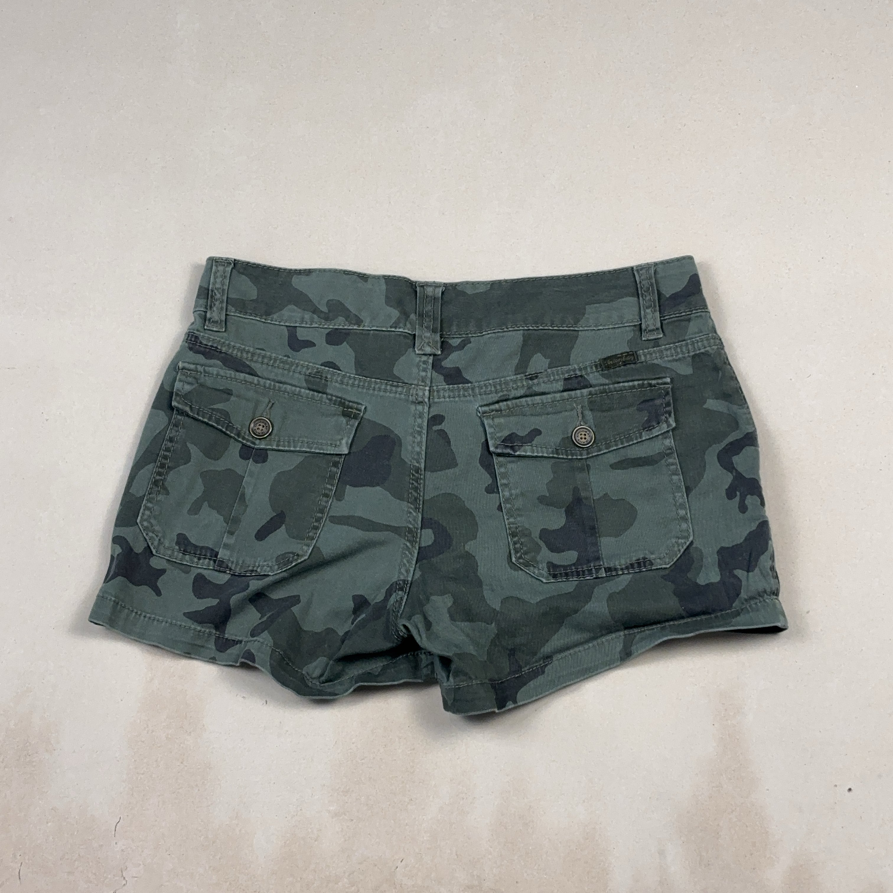 UNIONBAY CAMO SHORTS - MEDIUM