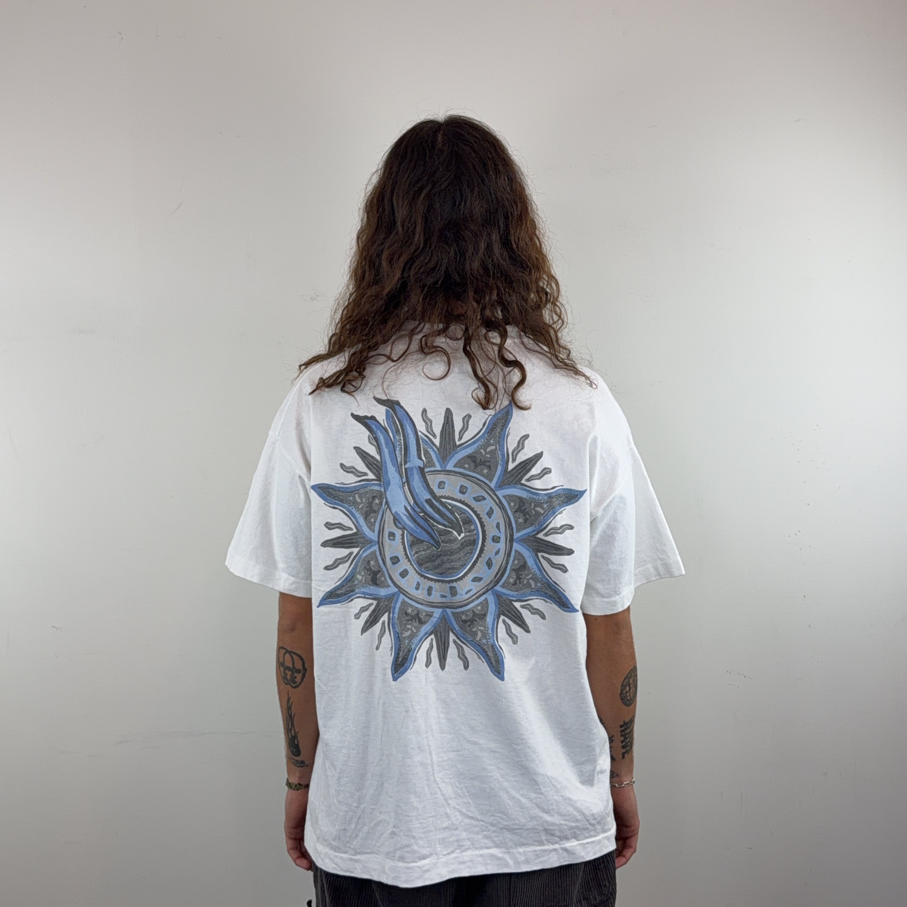 GRAPHIC TEE - LARGE
