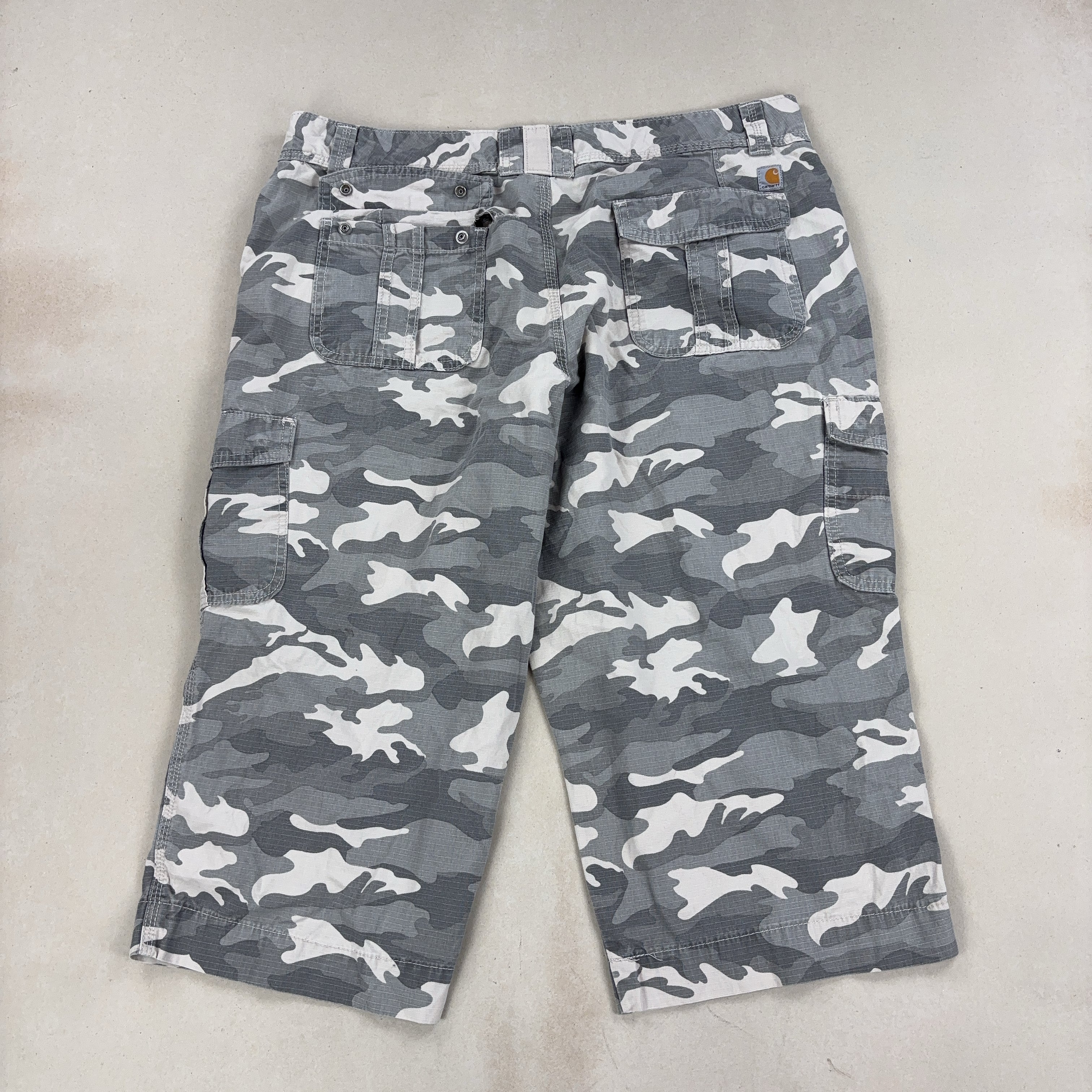 CARHARTT CAMO CARGO SHORTS - X LARGE