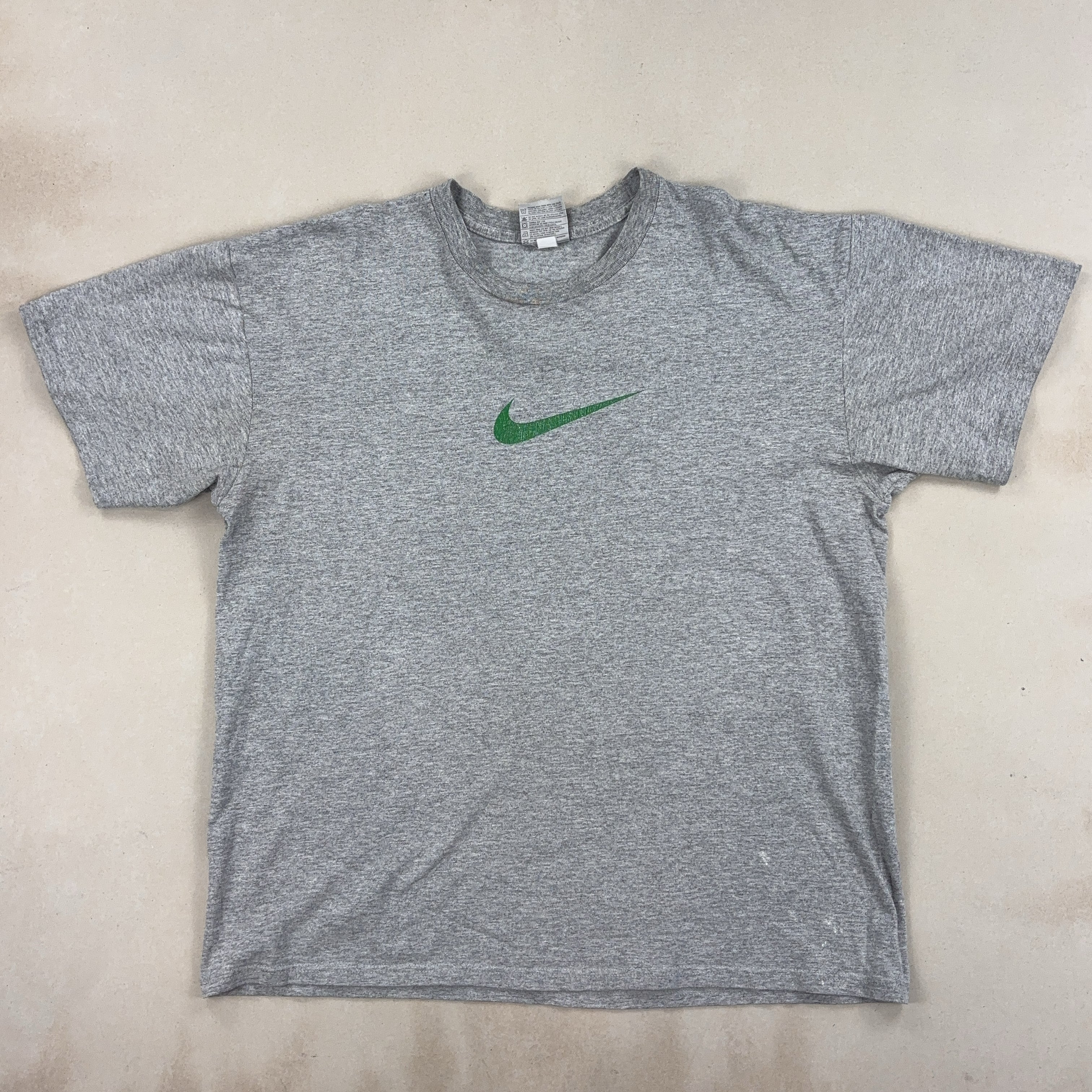 NIKE TEE - MEDIUM