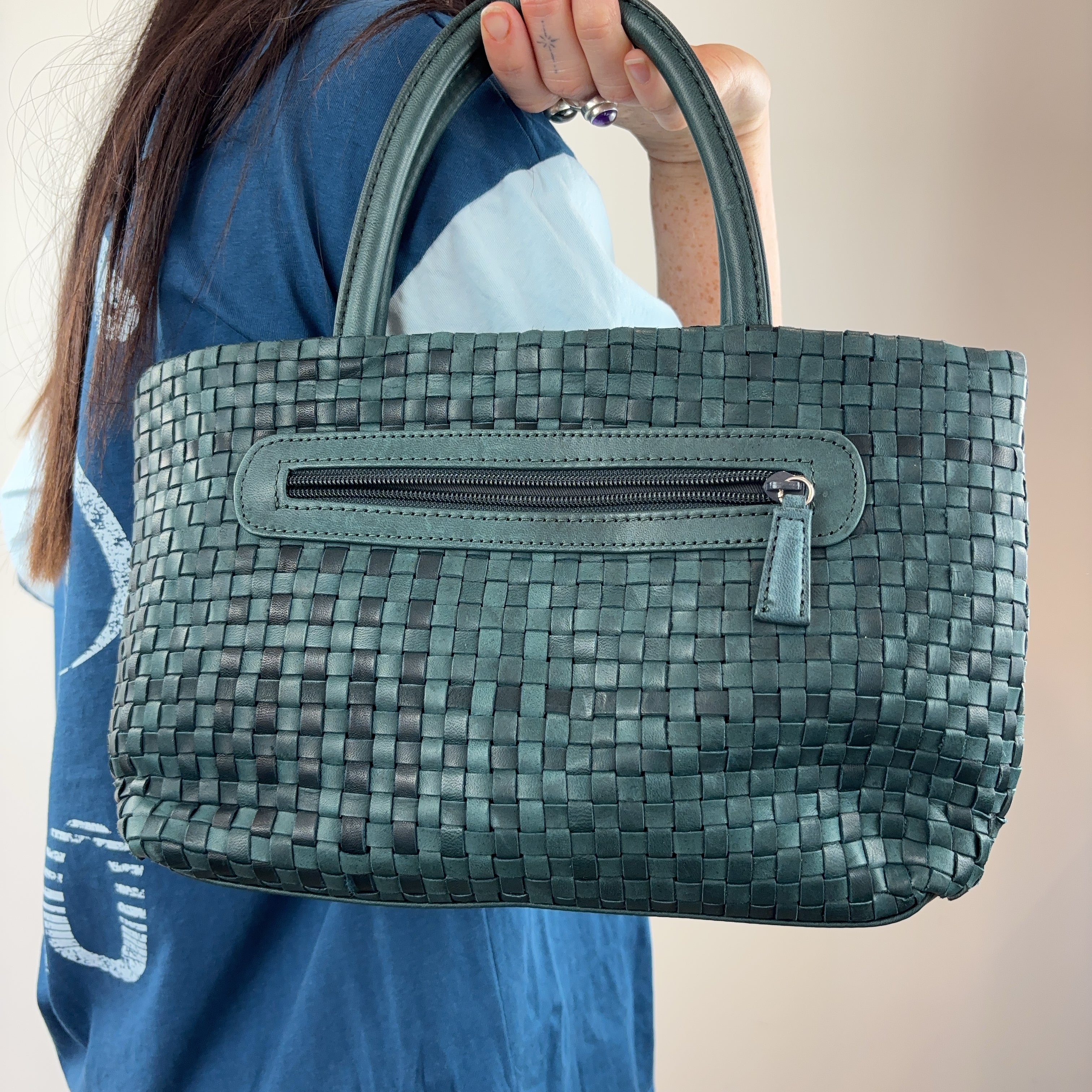 VINTAGE HANDBAG - SMALL