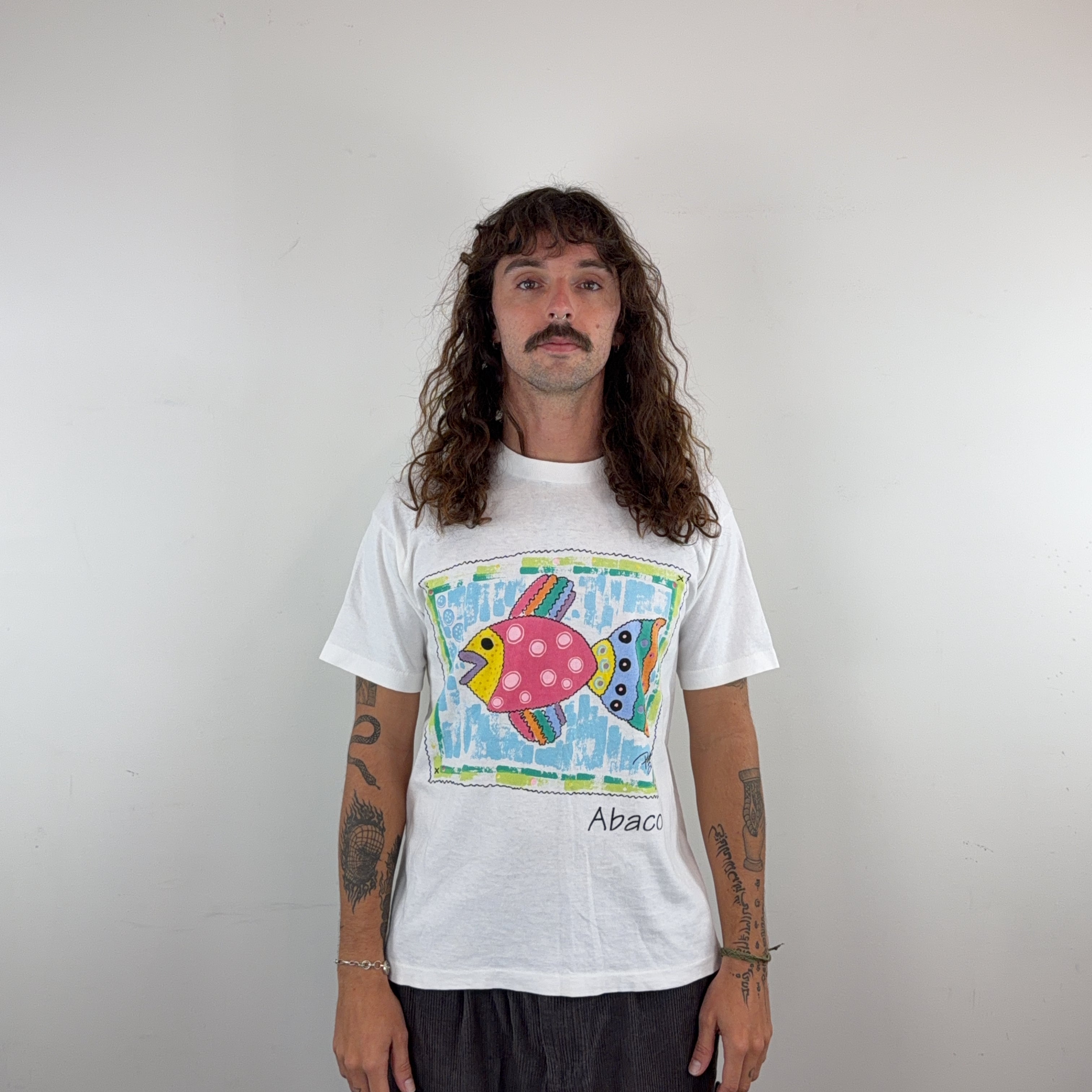 FRUIT OF THE LOOM TEE - MEDIUM