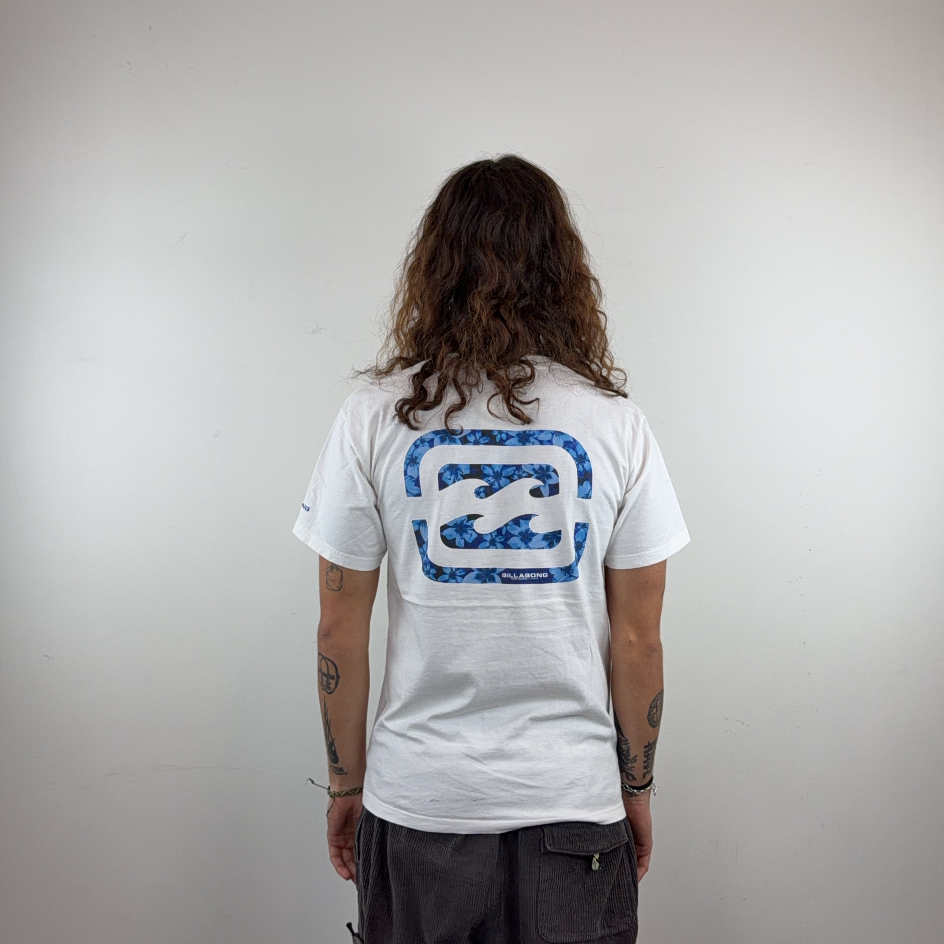 BILLABONG TEE - MEDIUM