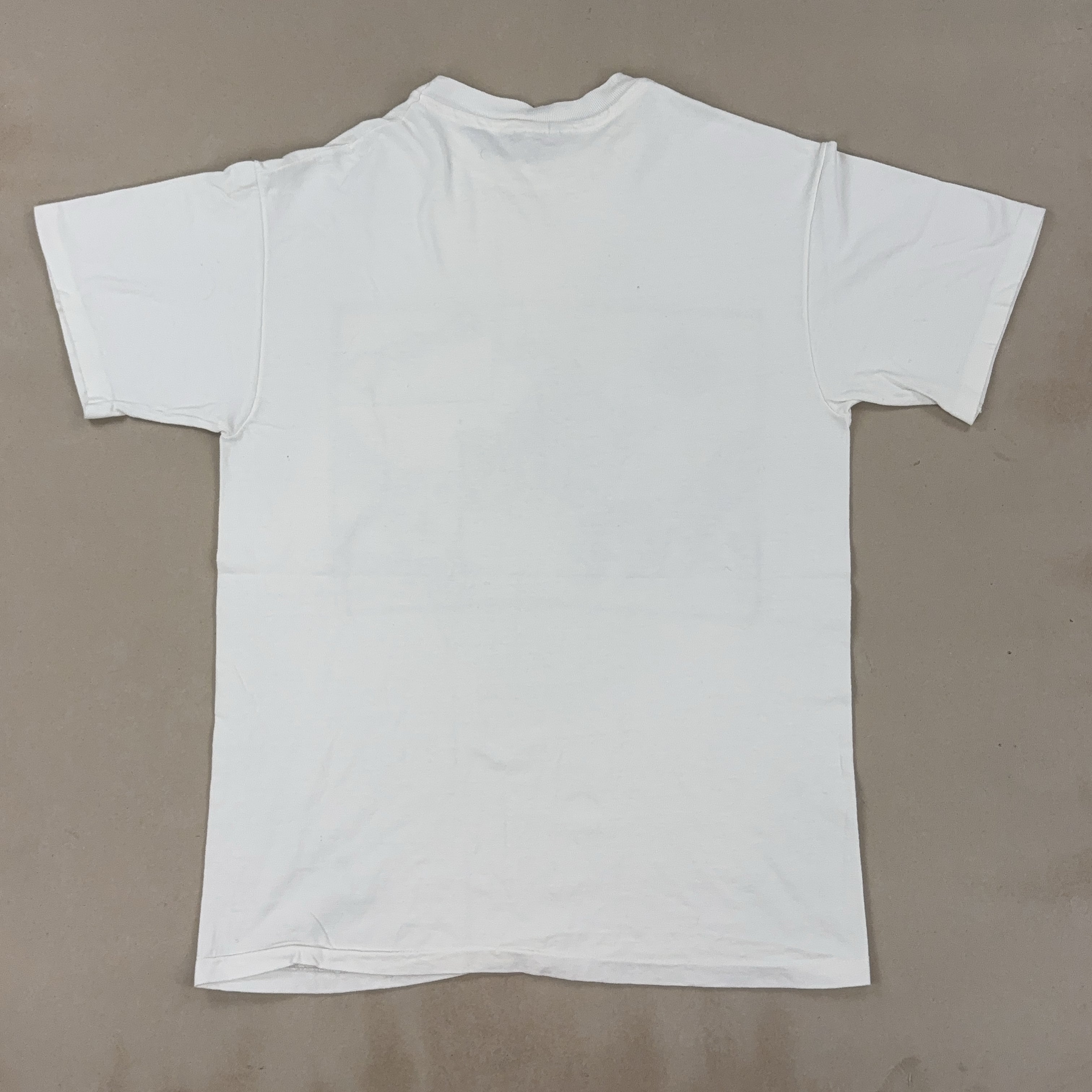 GRAPHIC TEE - MEDIUM