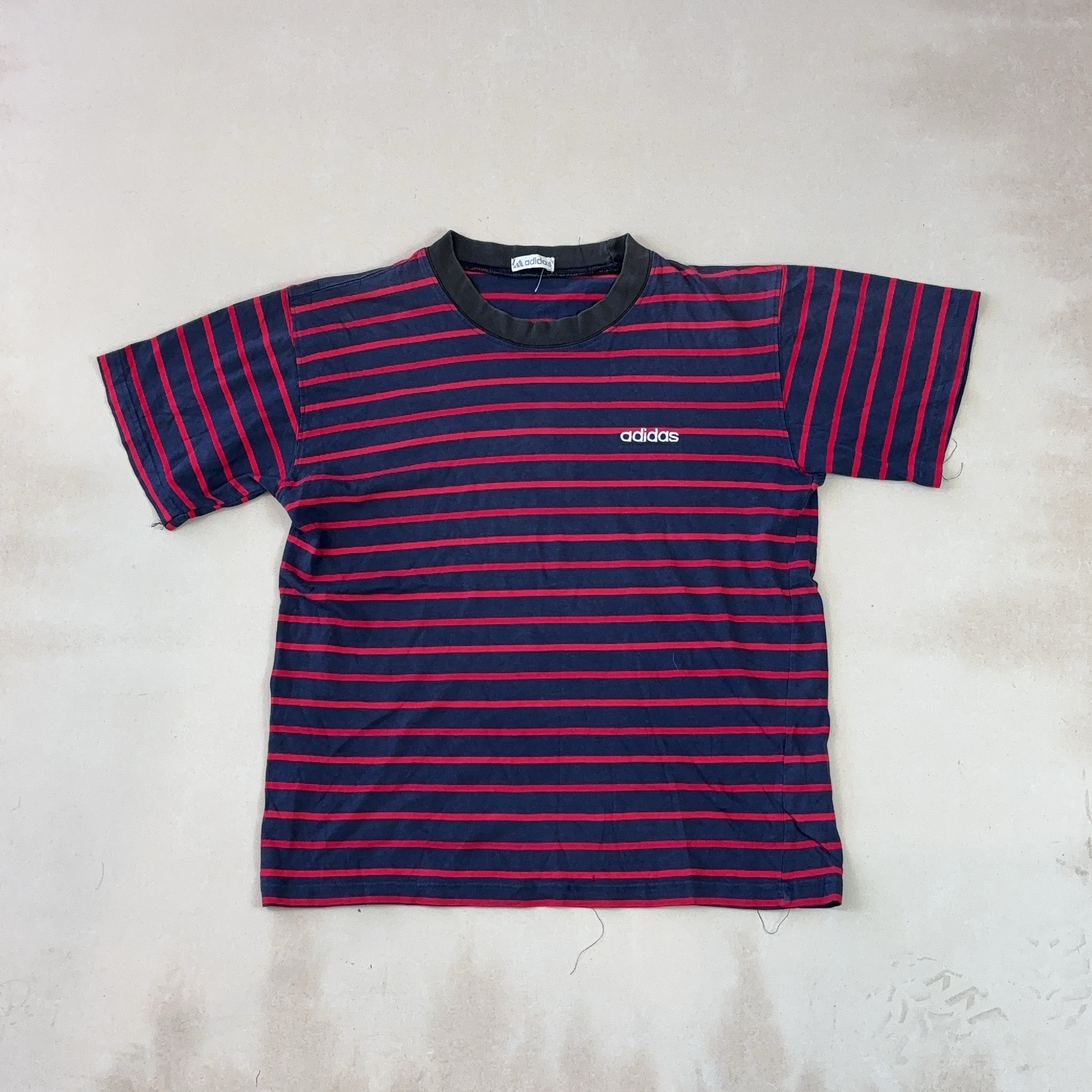 ADIDAS TEE - MEDIUM