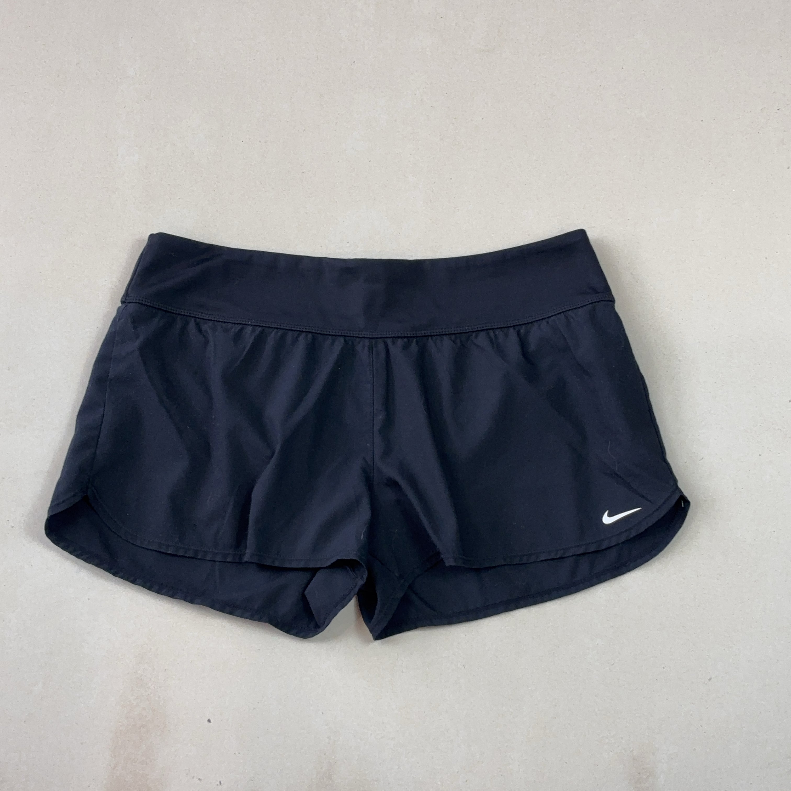 NIKE SHORTS - MEDIUM