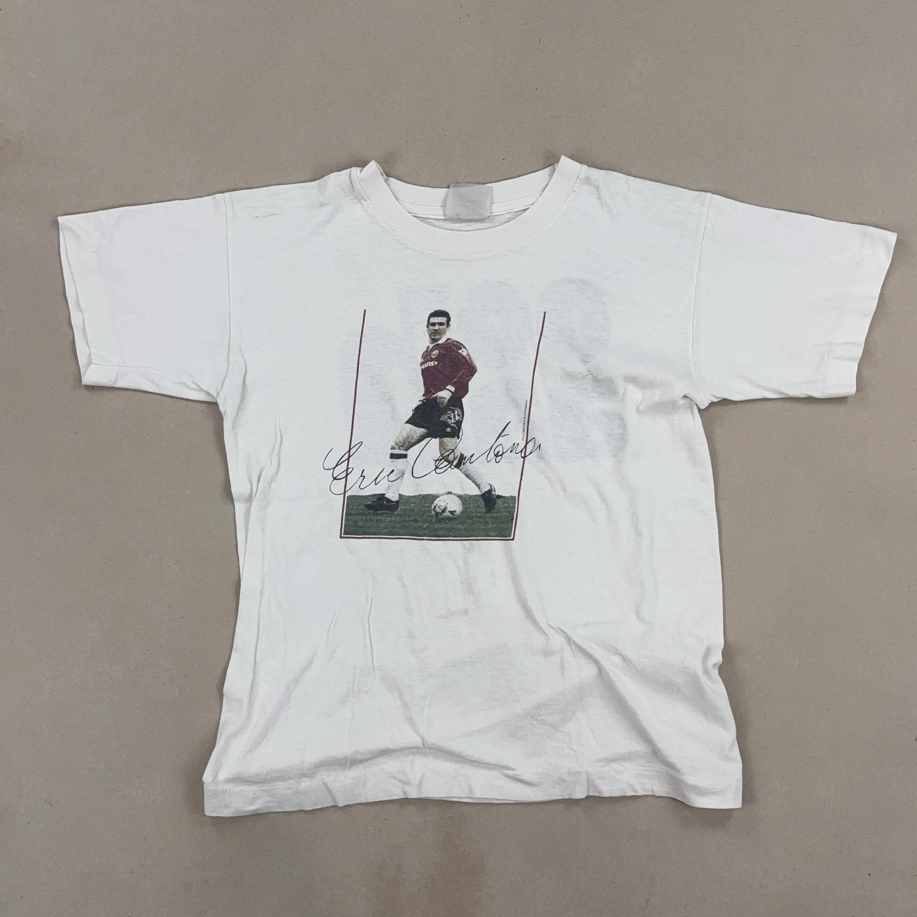 GRAPHIC WHITE TEE - X SMALL