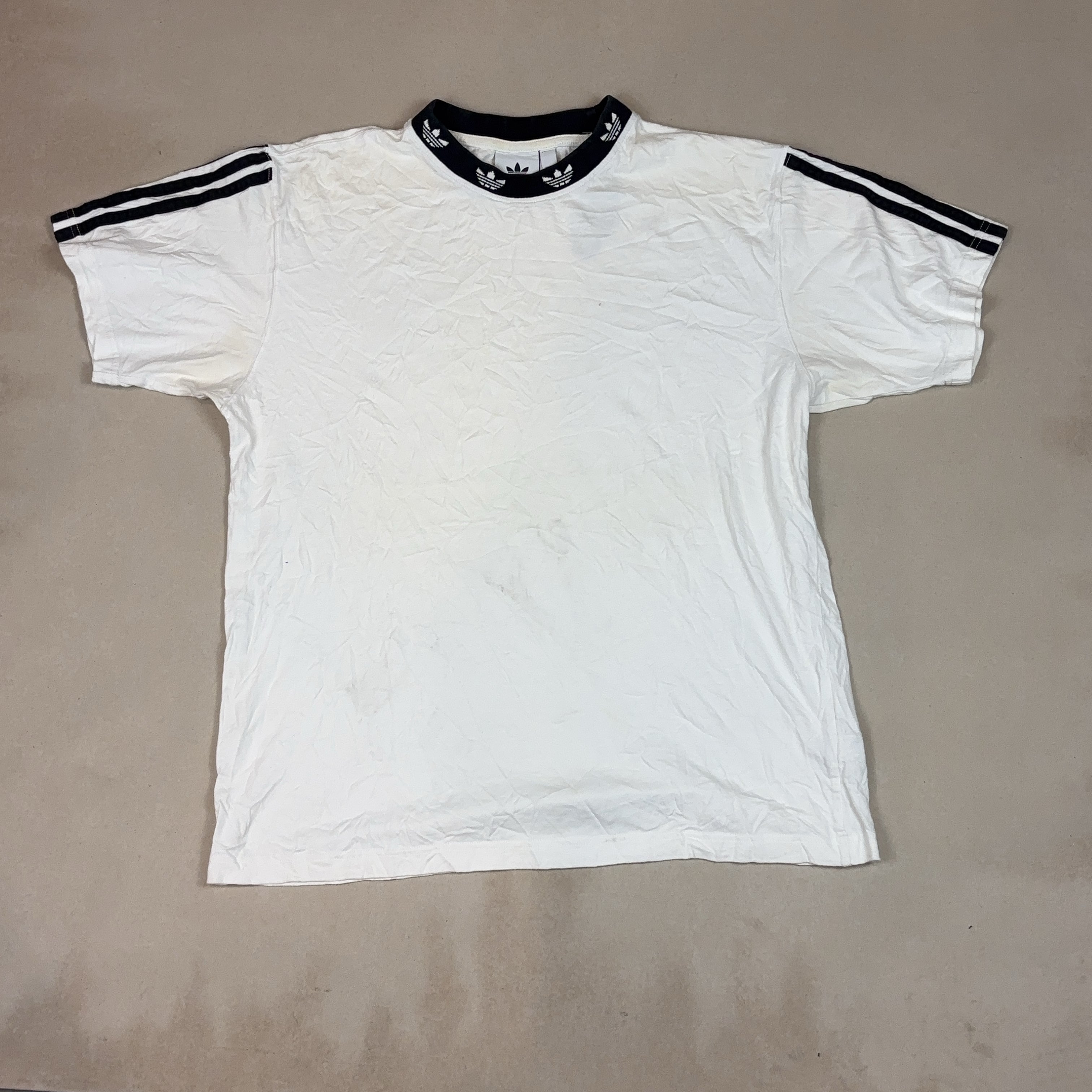 ADIDAS TEE - LARGE
