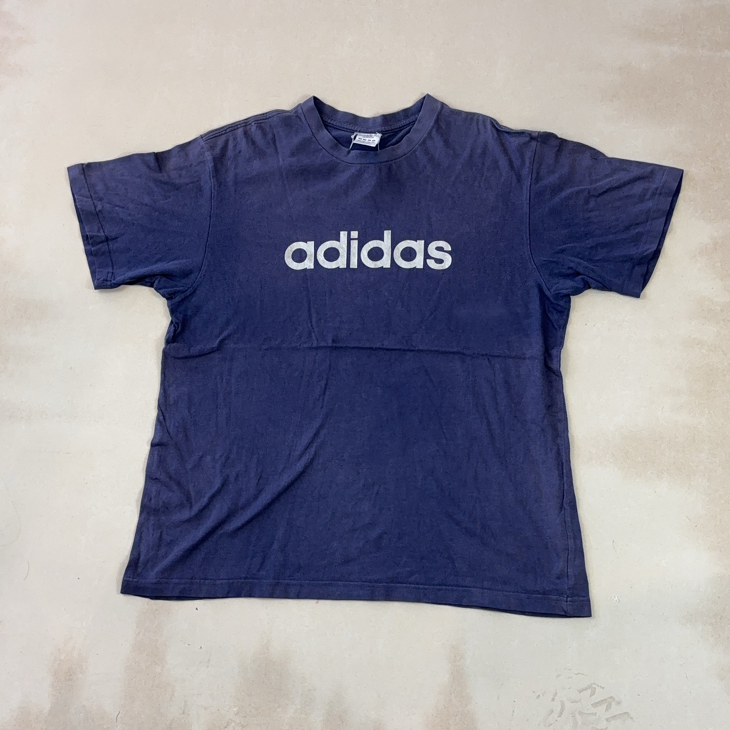 ADIDAS TEE - MEDIUM