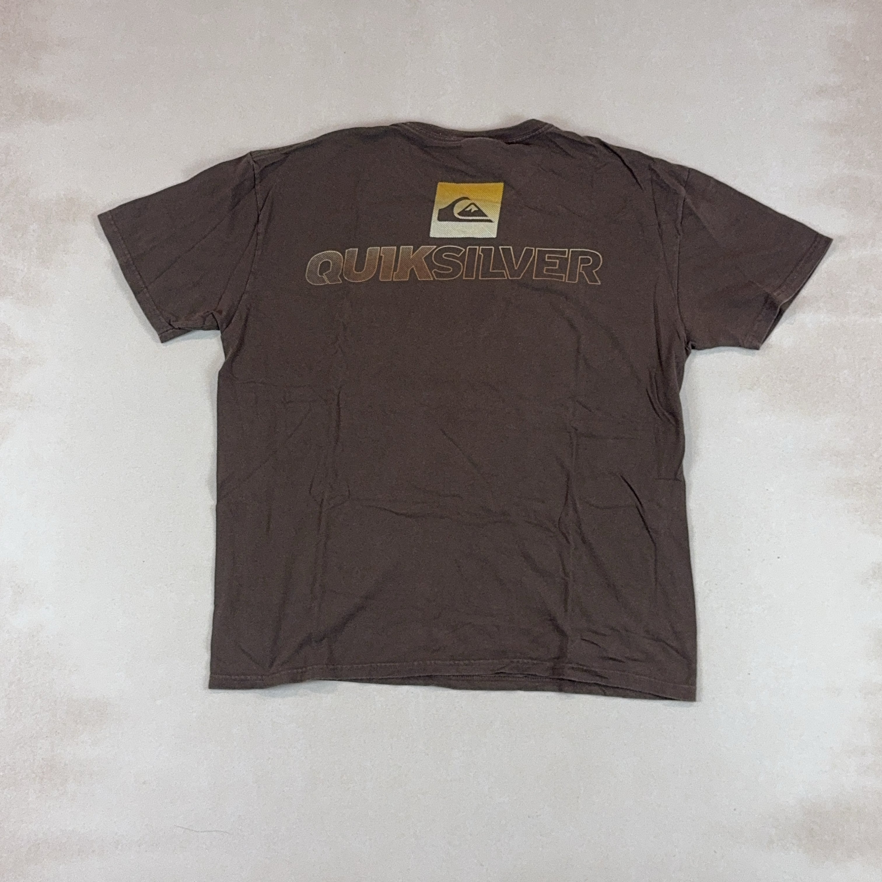 QUIKSILVER TEE - MEDIUM