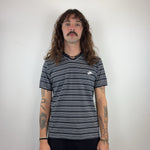 NIKE V-NECK TEE - MEDIUM