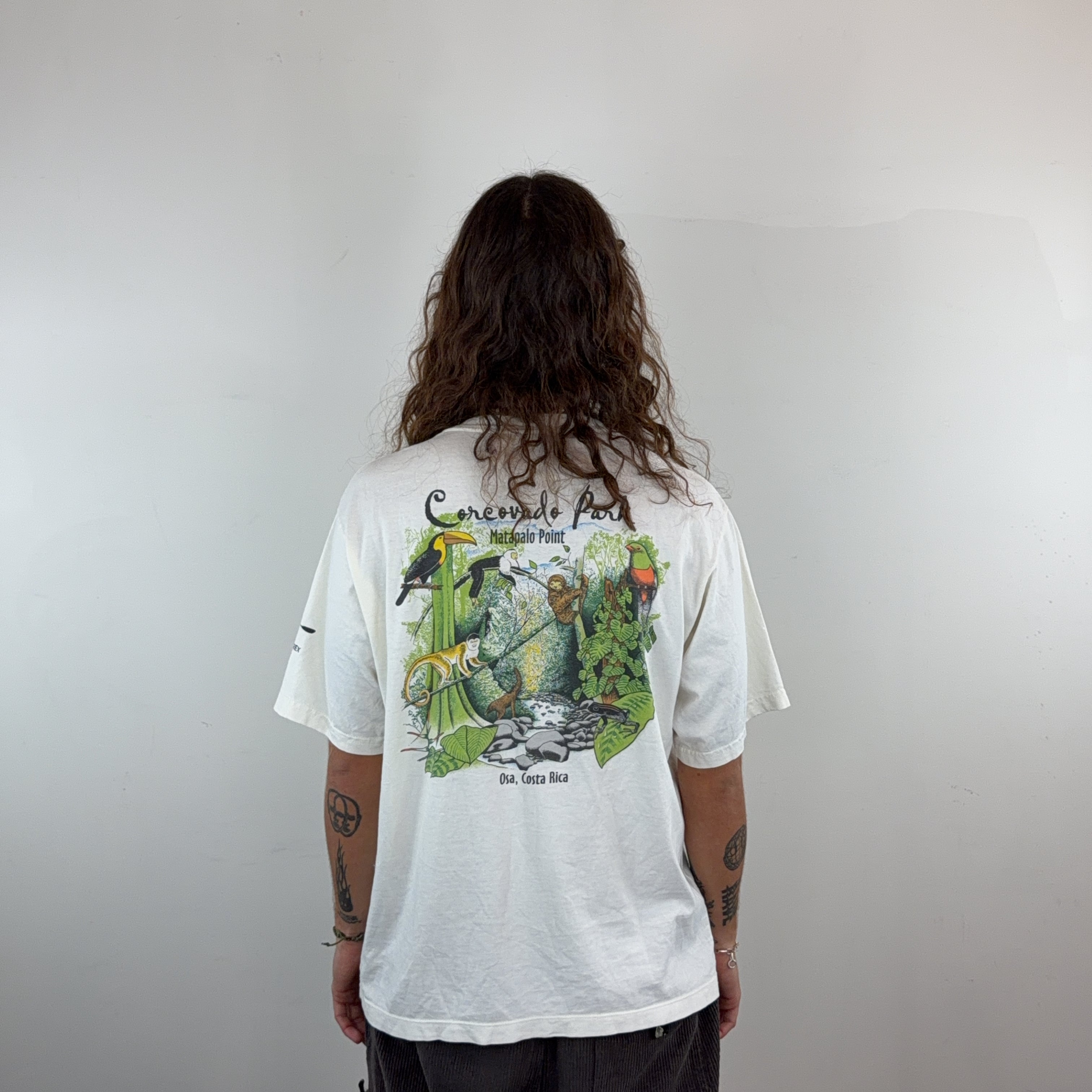 VINTAGE TEE TEE - MEDIUM