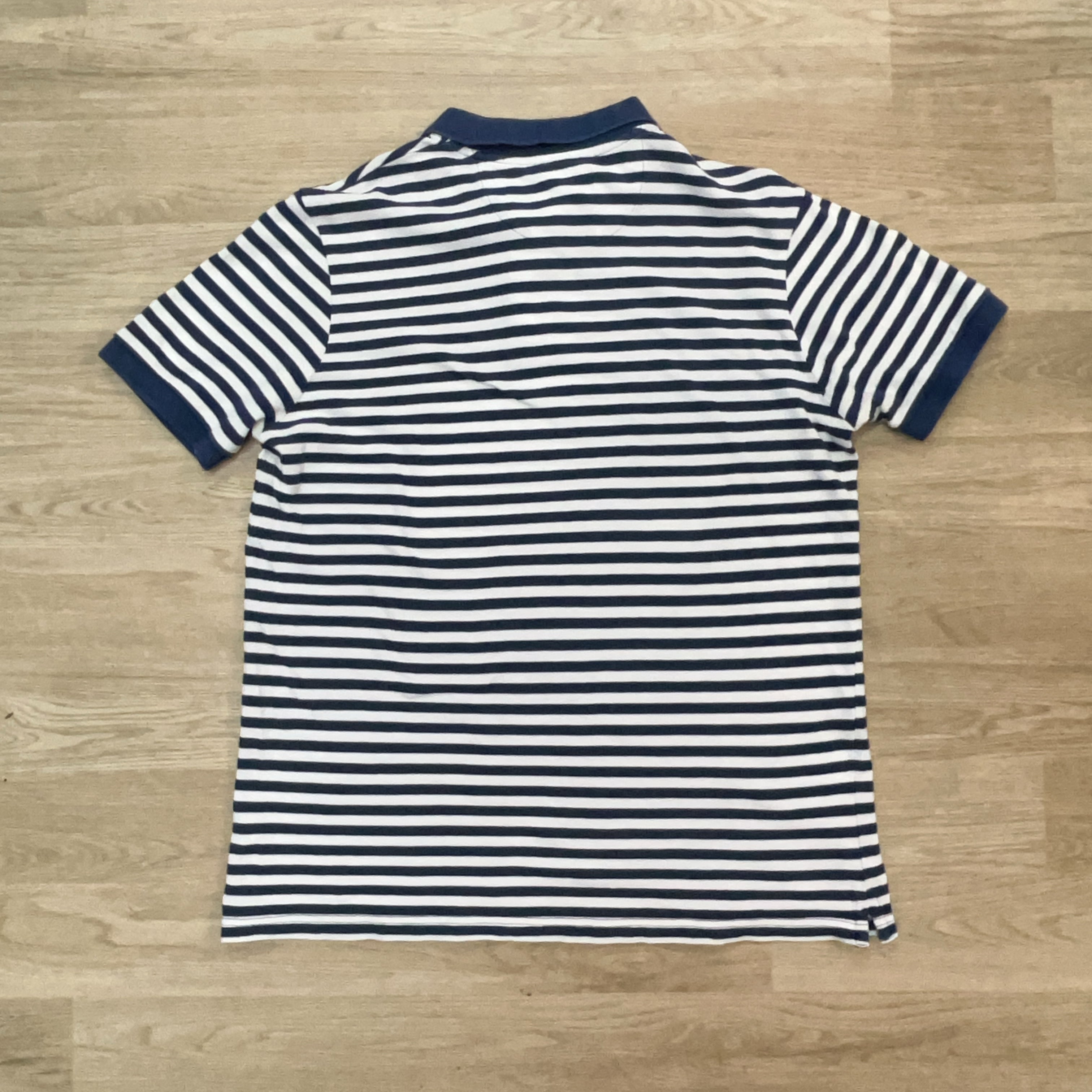 CHAPS SHIRT - MEDIUM
