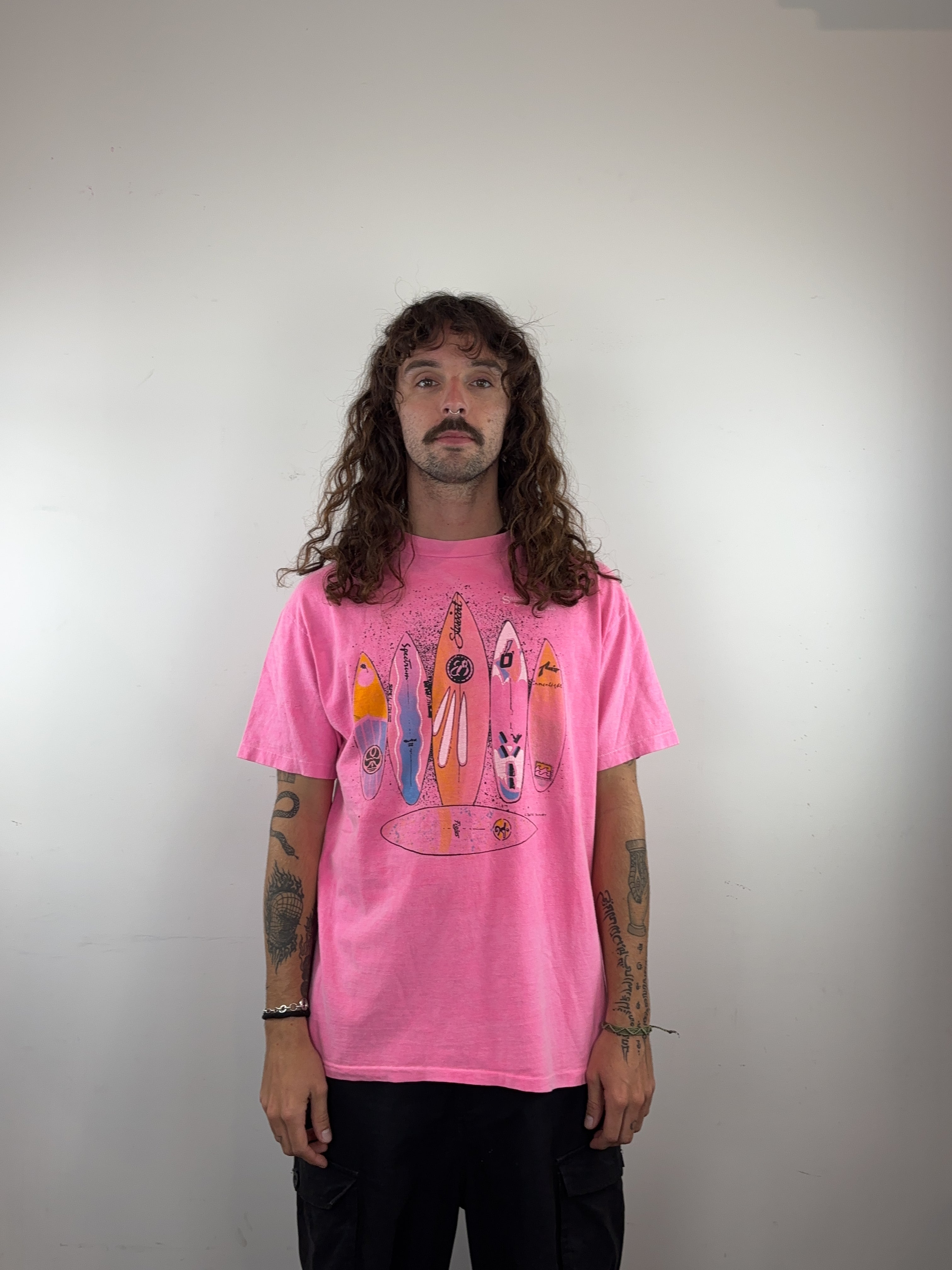 GRAPHIC SURF TEE - MEDIUM