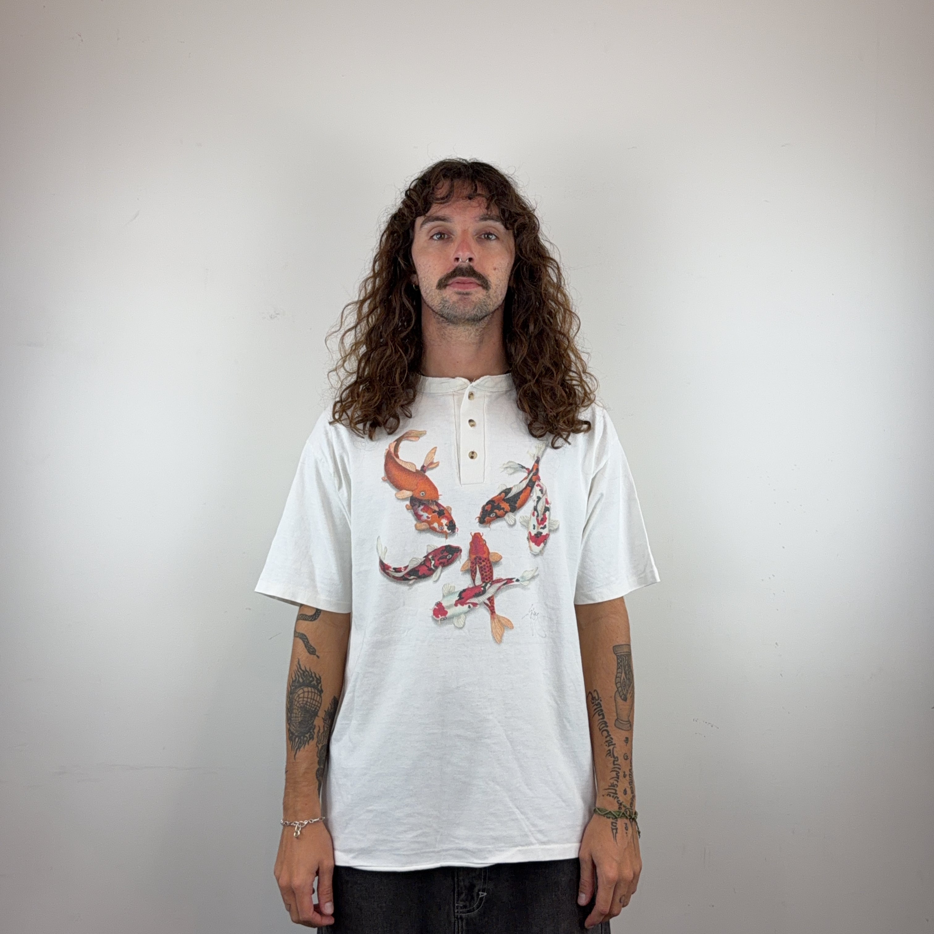 GRAPHIC WHITE TEE - LARGE