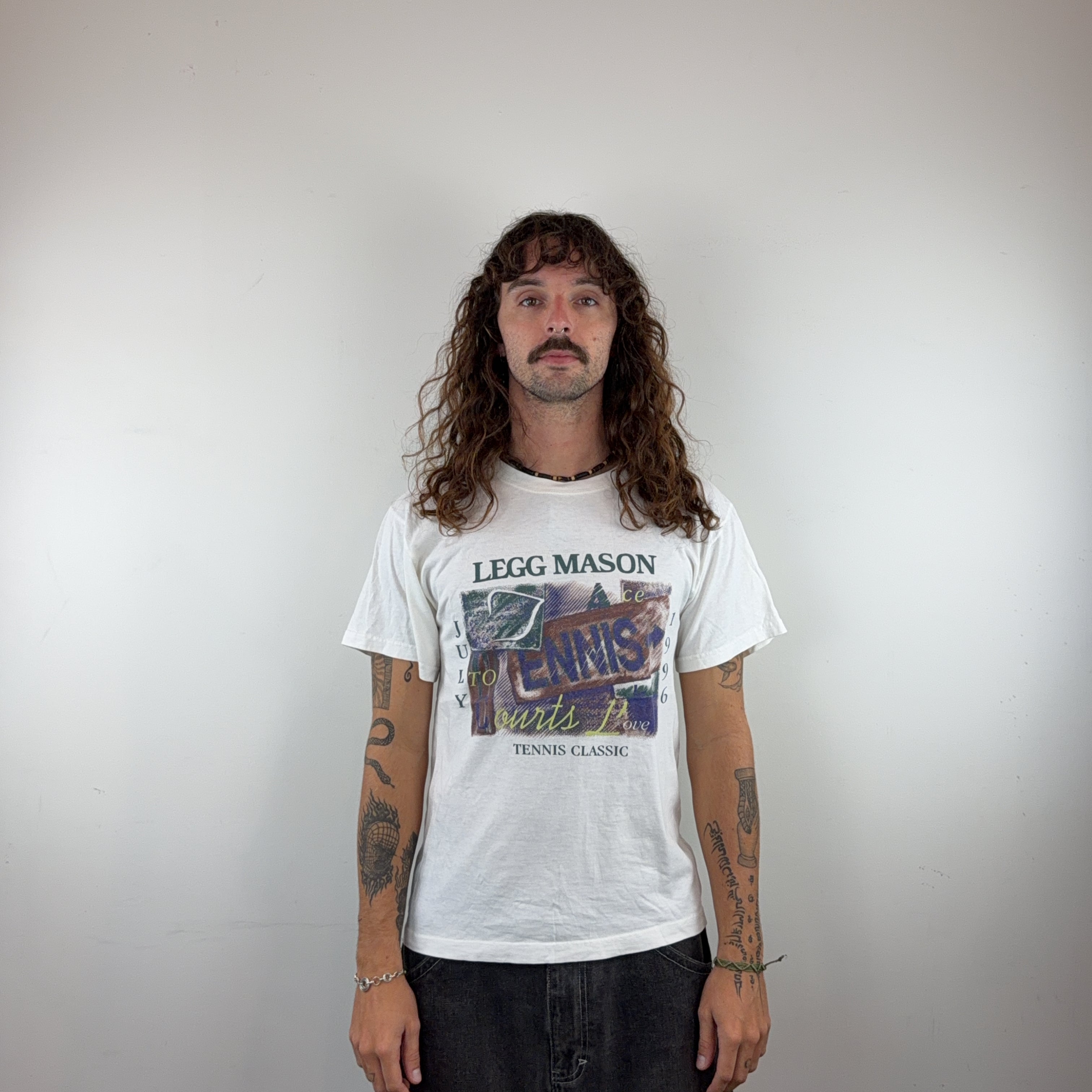 GRAPHIC WHITE TEE - SMALL