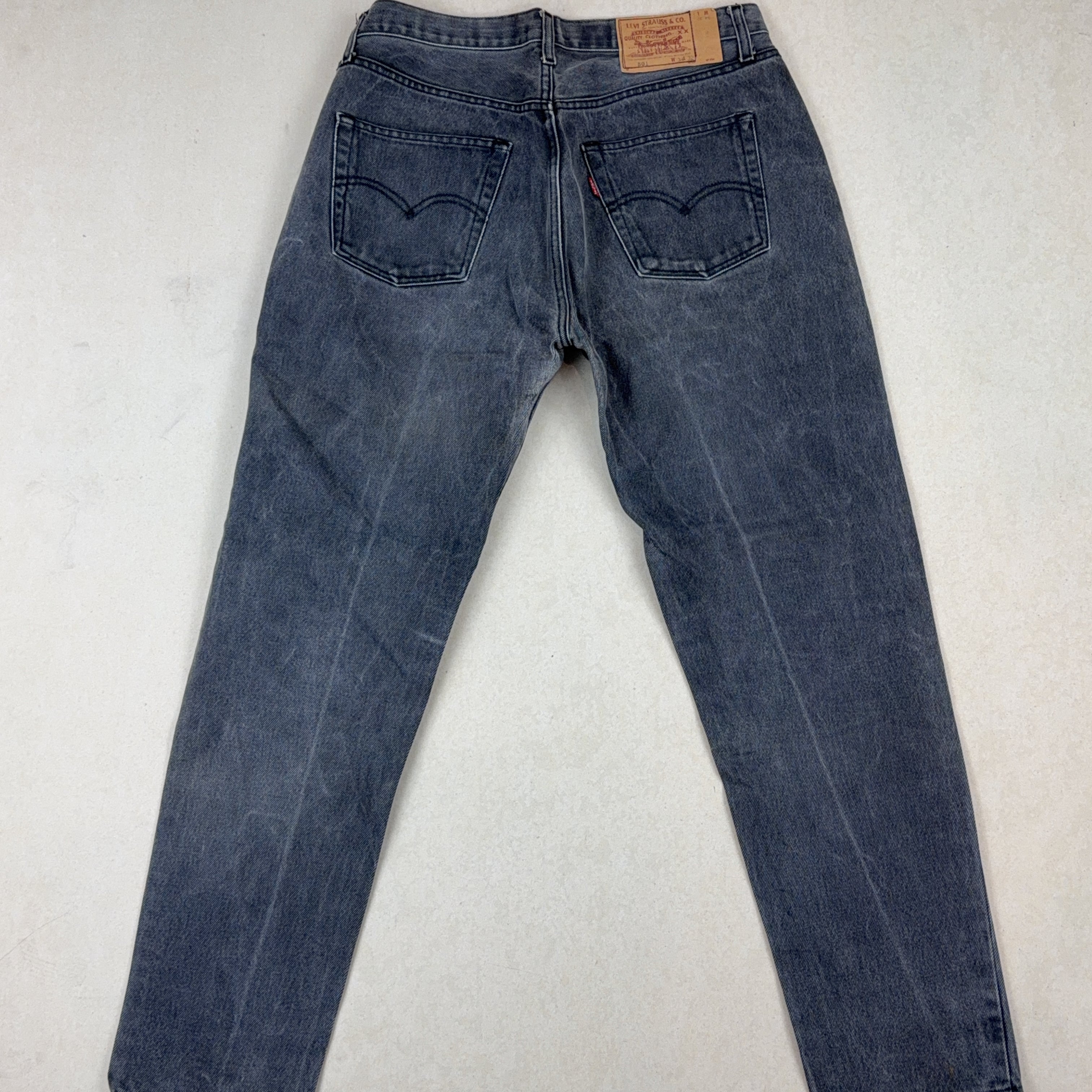 LEVI'S JEANS - MEDIUM