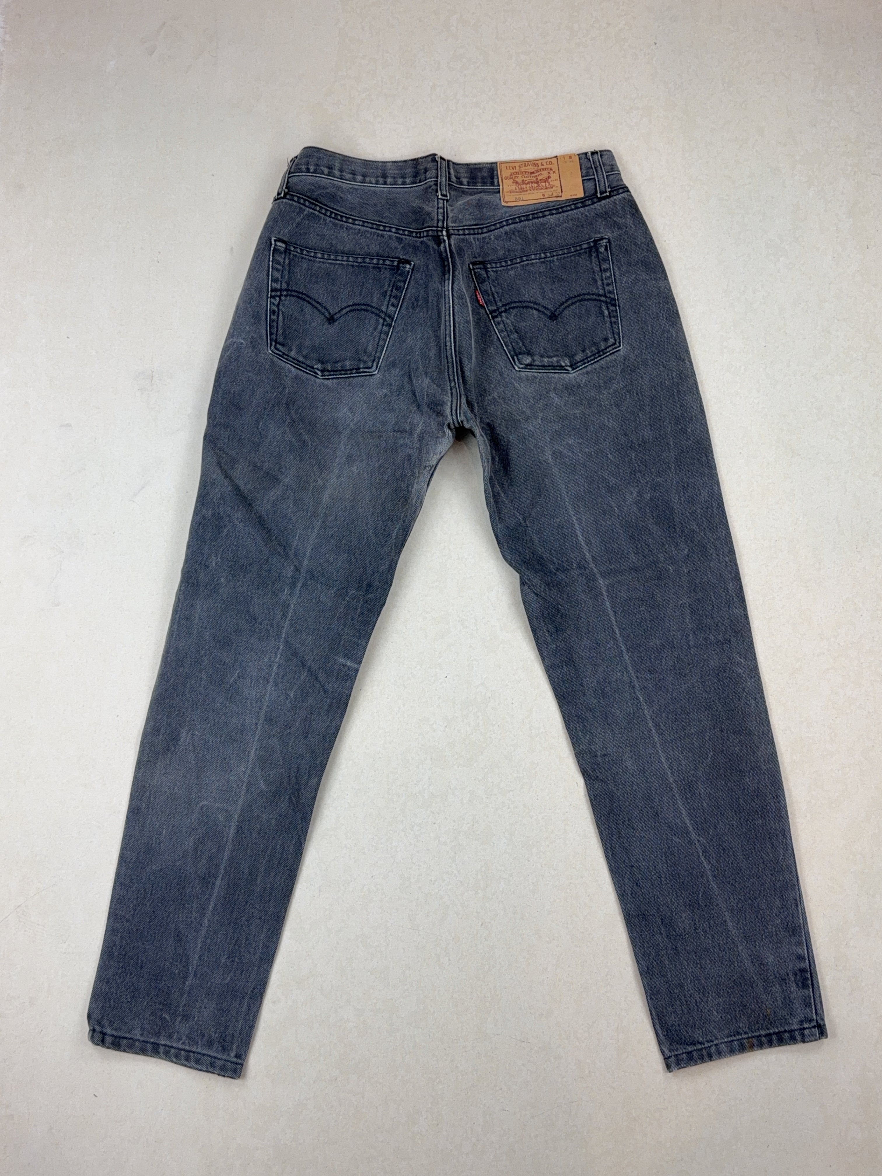 LEVI'S JEANS - MEDIUM