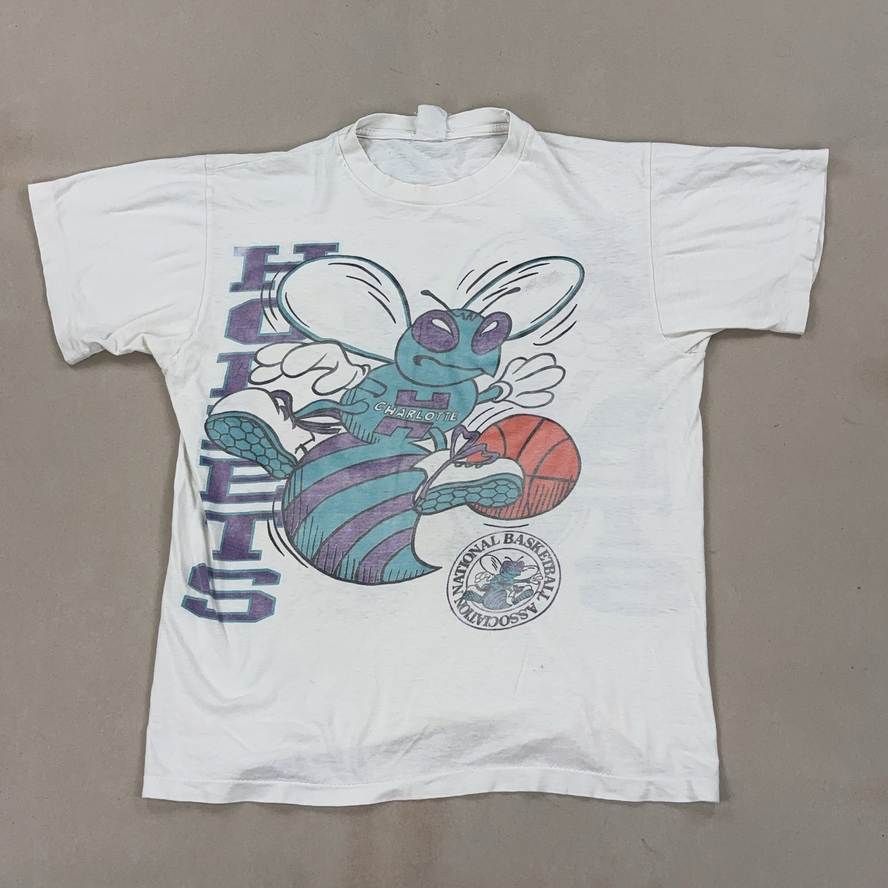 'CHARLOTTE HORNETS' TEE - MEDIUM