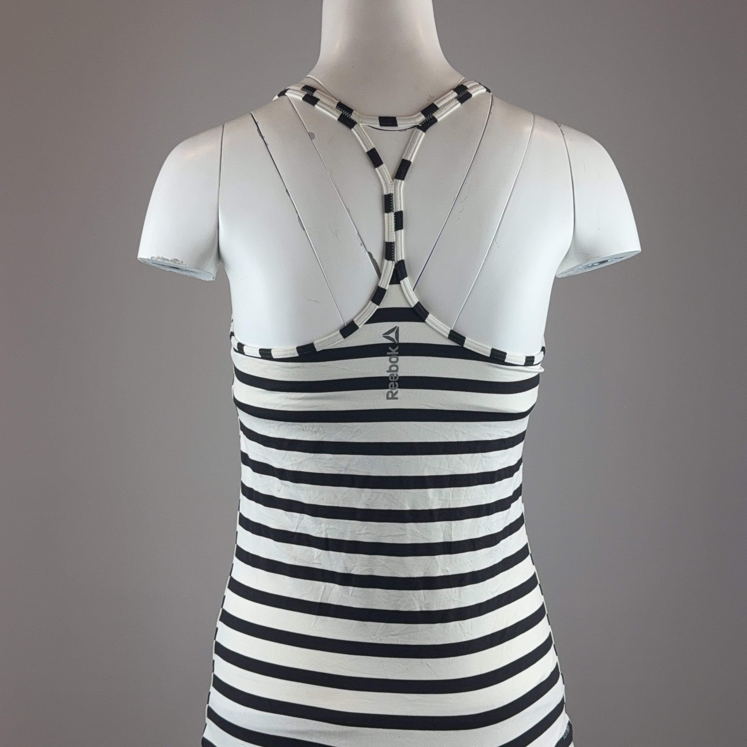 REEBOK TOP - LARGE