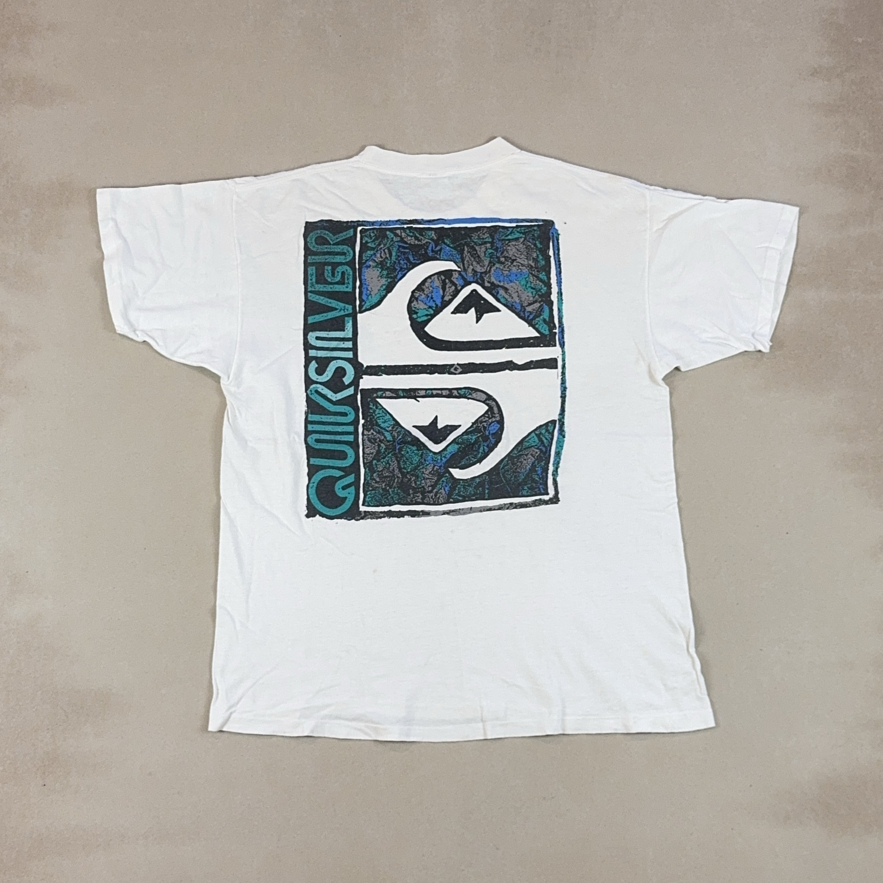 QUIKSILVER WHITE TEE - LARGE